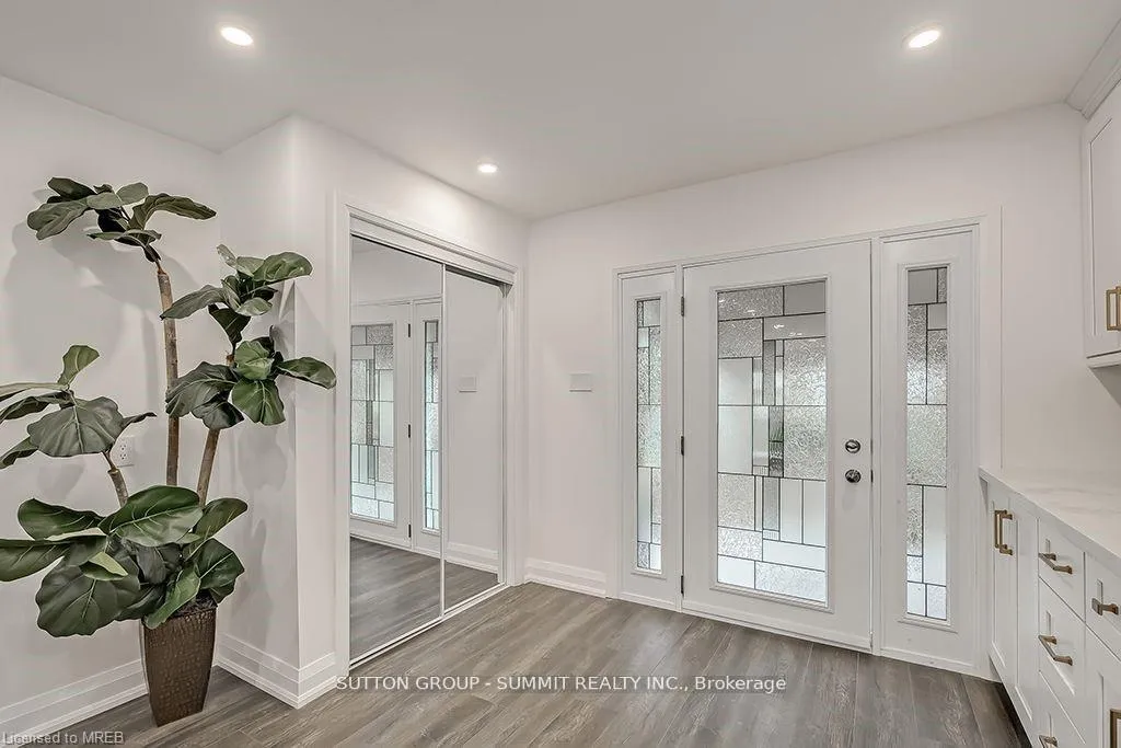Photo 7 of Unit Upper, 16 Upper Canada Drive, Kitchener, Pioneer Park — HOMEH