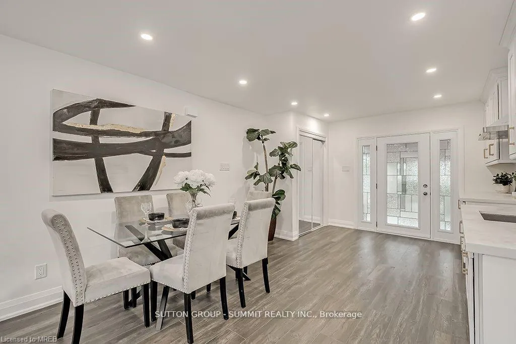Photo 10 of Unit Upper, 16 Upper Canada Drive, Kitchener, Pioneer Park — HOMEH