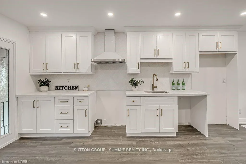 Photo 13 of Unit Upper, 16 Upper Canada Drive, Kitchener, Pioneer Park — HOMEH