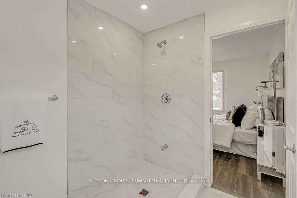 Photo 28 of Unit Upper, 16 Upper Canada Drive, Kitchener, Pioneer Park — HOMEH
