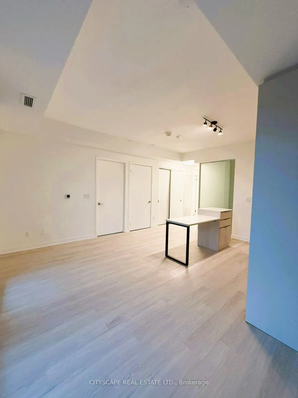 Photo 6 of Unit 306, 185 Alberta Avenue, Toronto, Oakwood Village — HOMEH