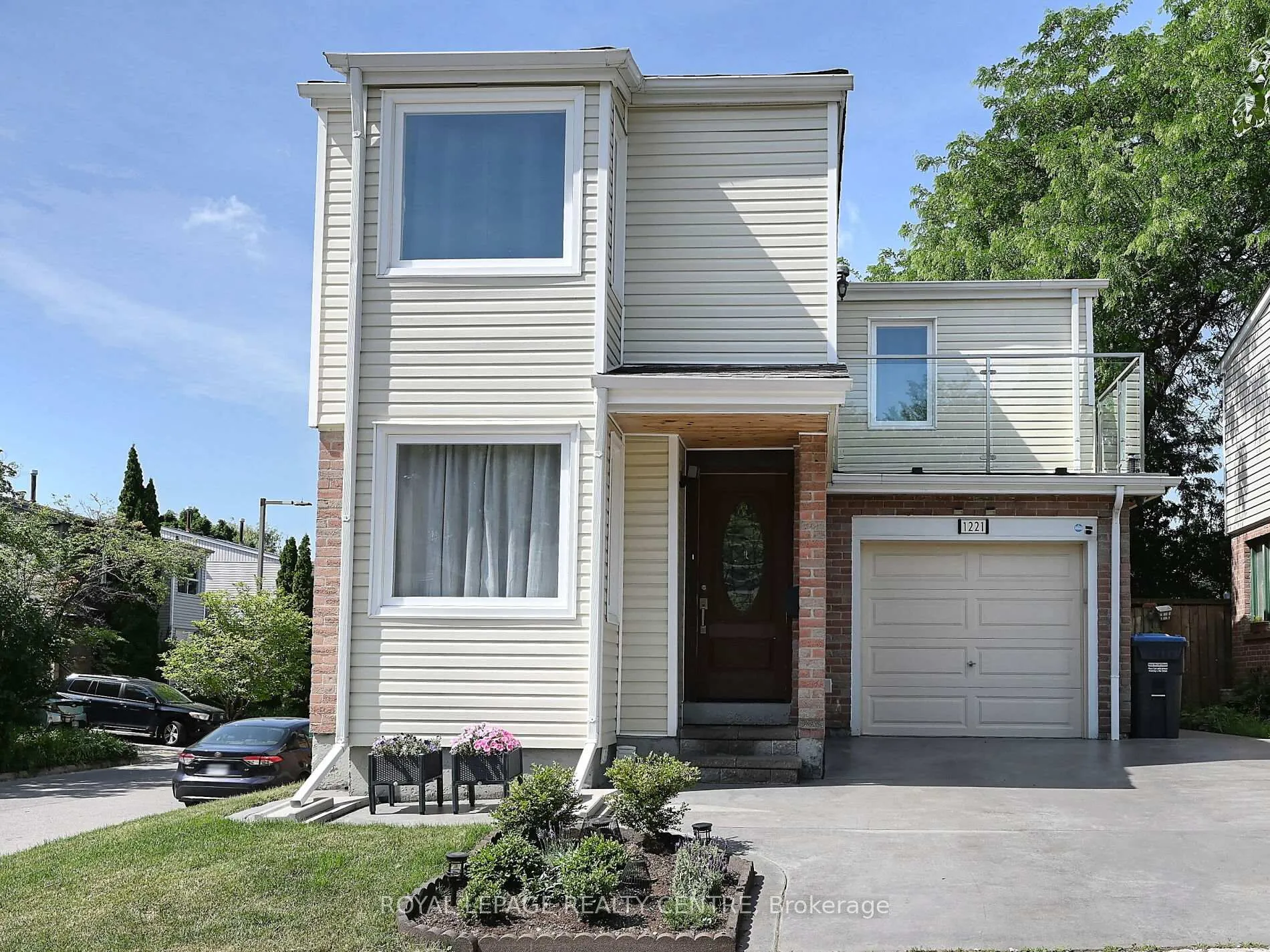 Front of 1221 Kos Boulevard