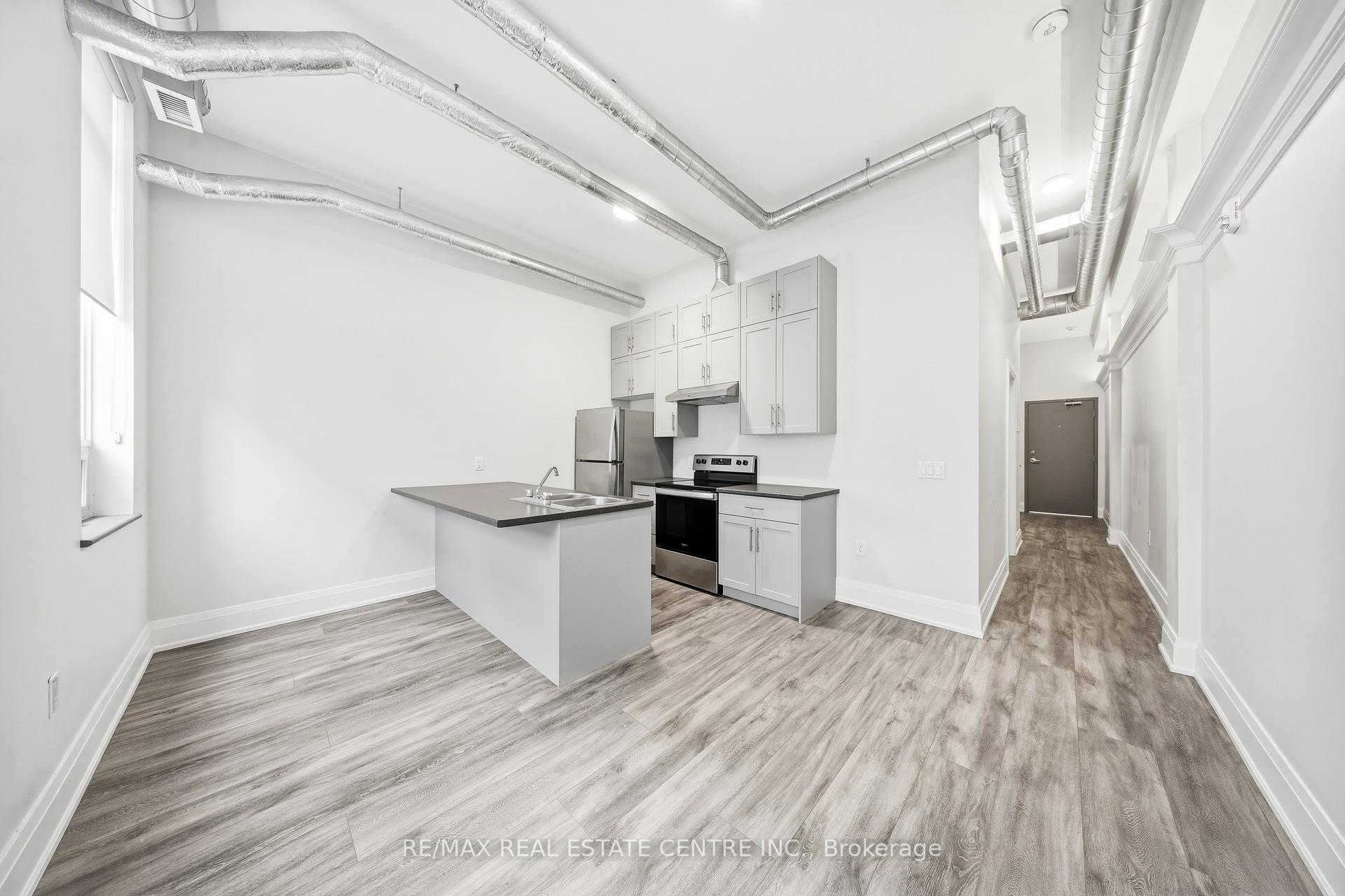 Photo 10 of Unit 206, 11 Queen Street, Brantford, Downtown Core — HOMEH