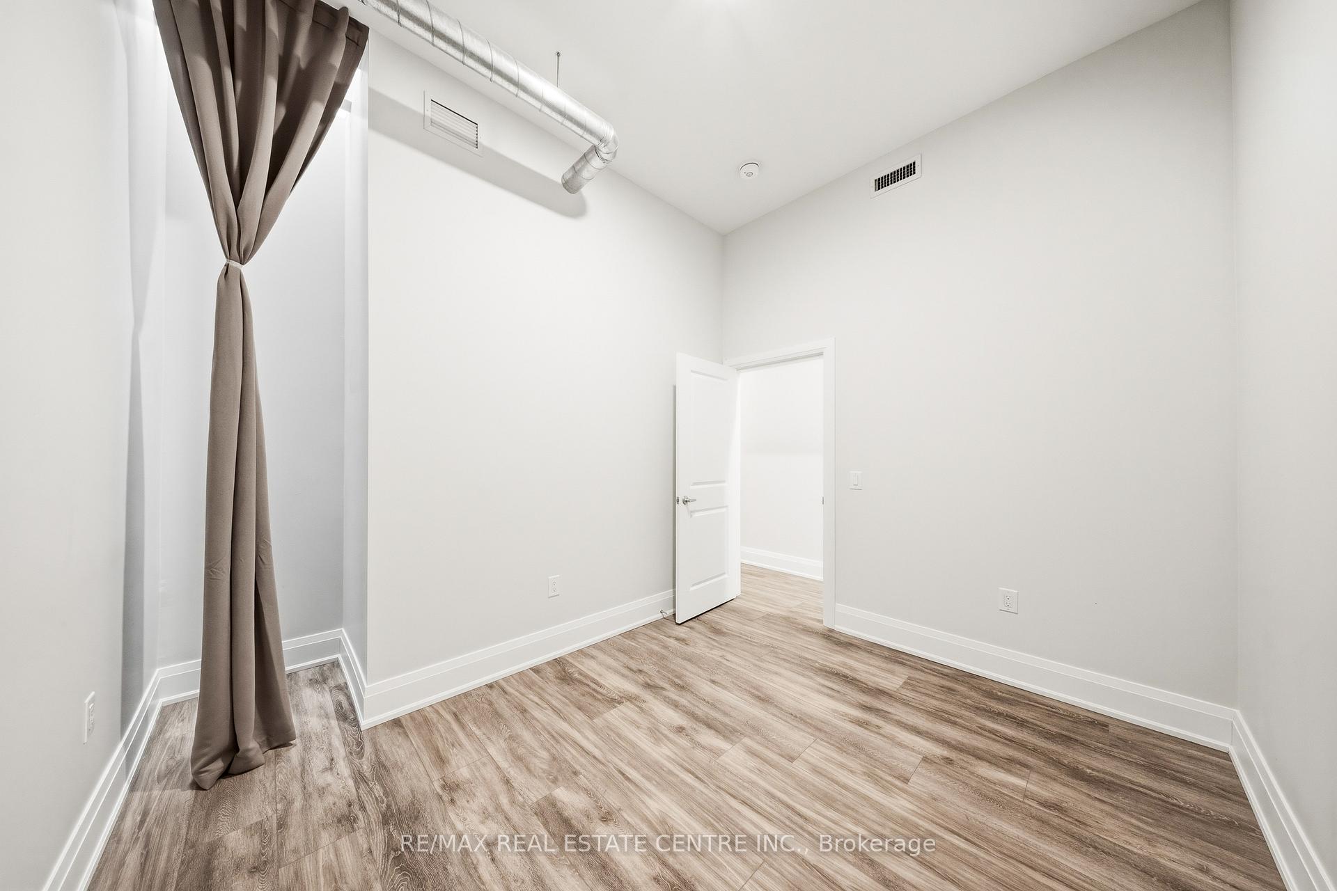 Photo 15 of Unit 206, 11 Queen Street, Brantford, Downtown Core — HOMEH