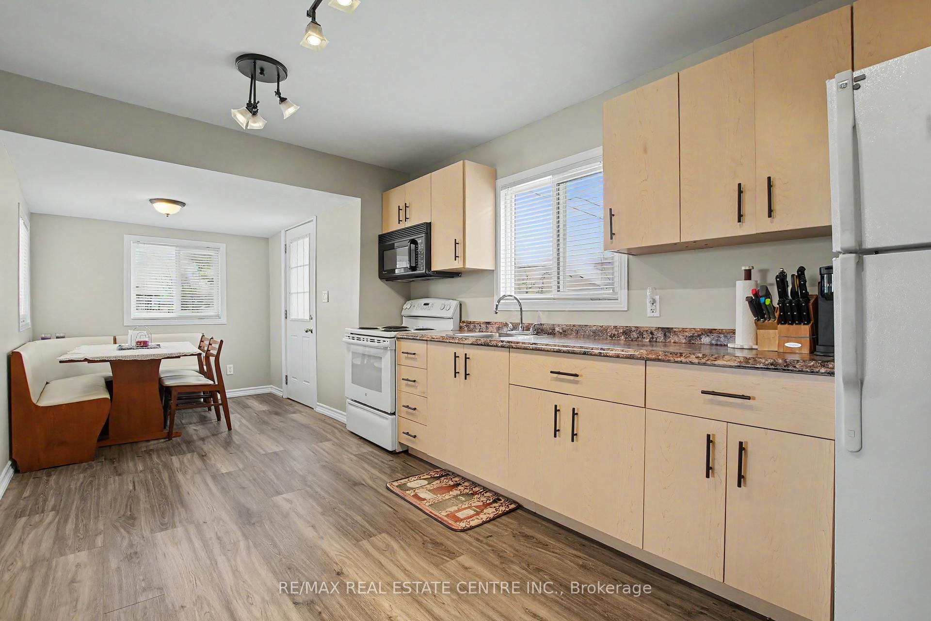 Photo 12 of 123 Norfolk Avenue, Cambridge, Elgin Park/Coronation — HOMEH