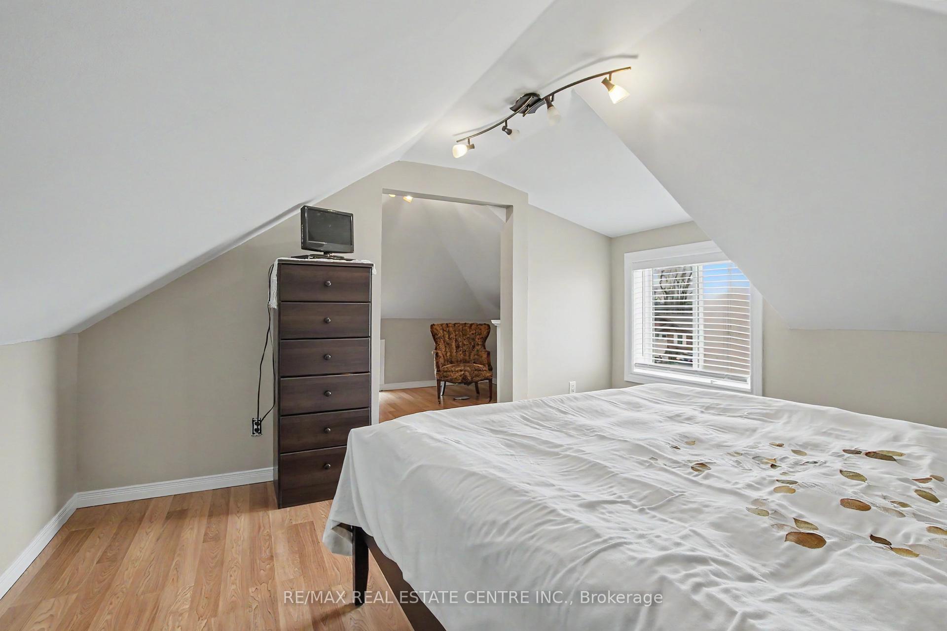 Photo 20 of 123 Norfolk Avenue, Cambridge, Elgin Park/Coronation — HOMEH