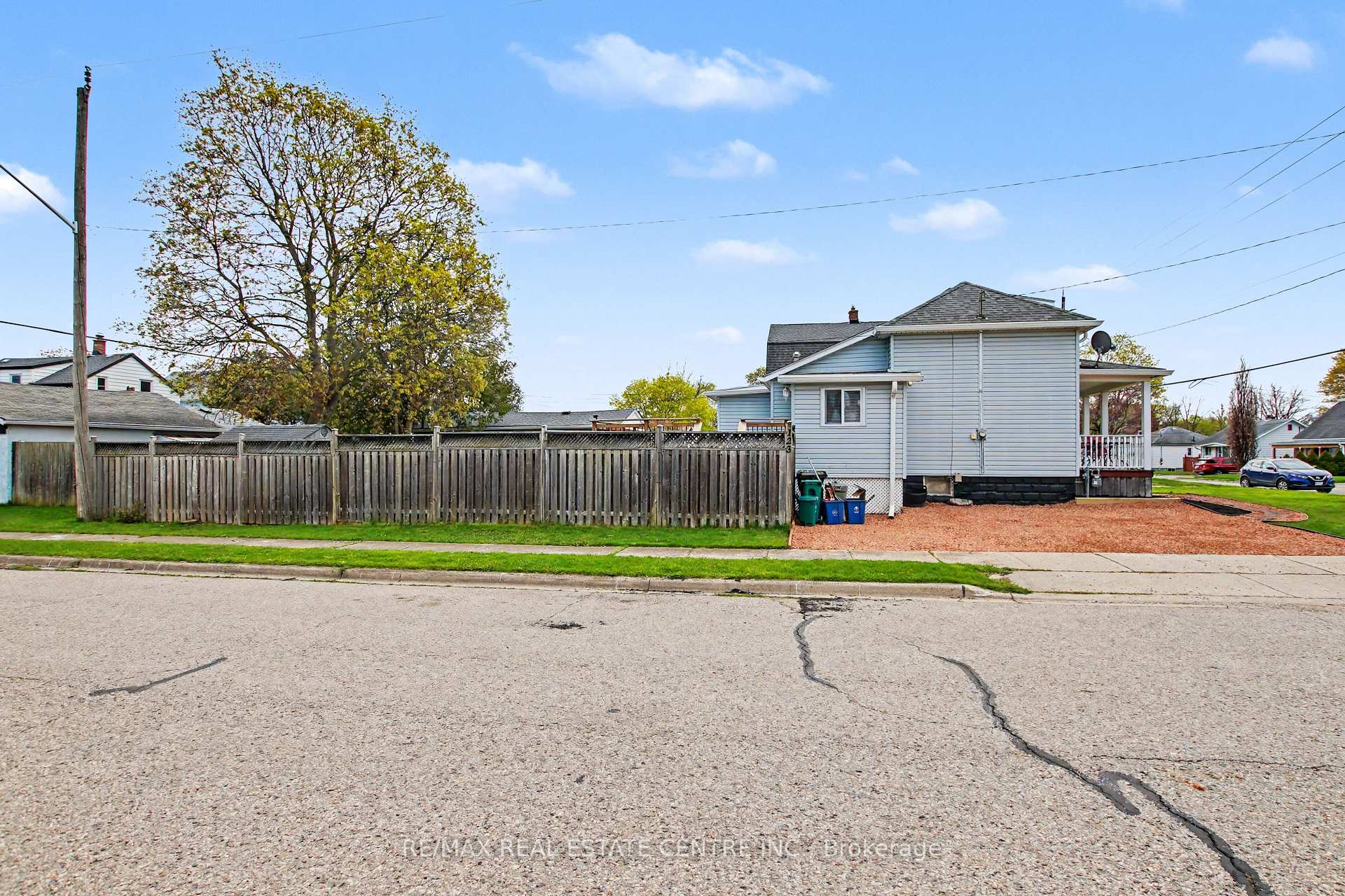 Photo 30 of 123 Norfolk Avenue, Cambridge, Elgin Park/Coronation — HOMEH