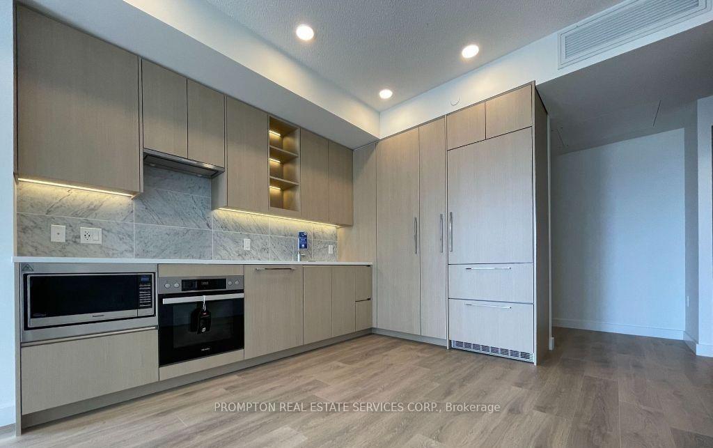 Photo 3 of Unit 3501, 85 McMahon Drive, North York, Bayview Village — HOMEH