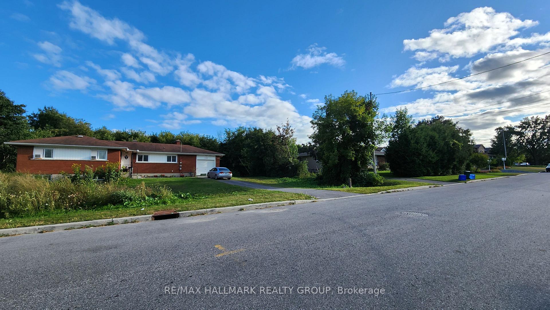 Photo 2 of 1580 Goth Avenue, Ottawa, Blossom Park/Kemp Park/Findlay Creek — HOMEH