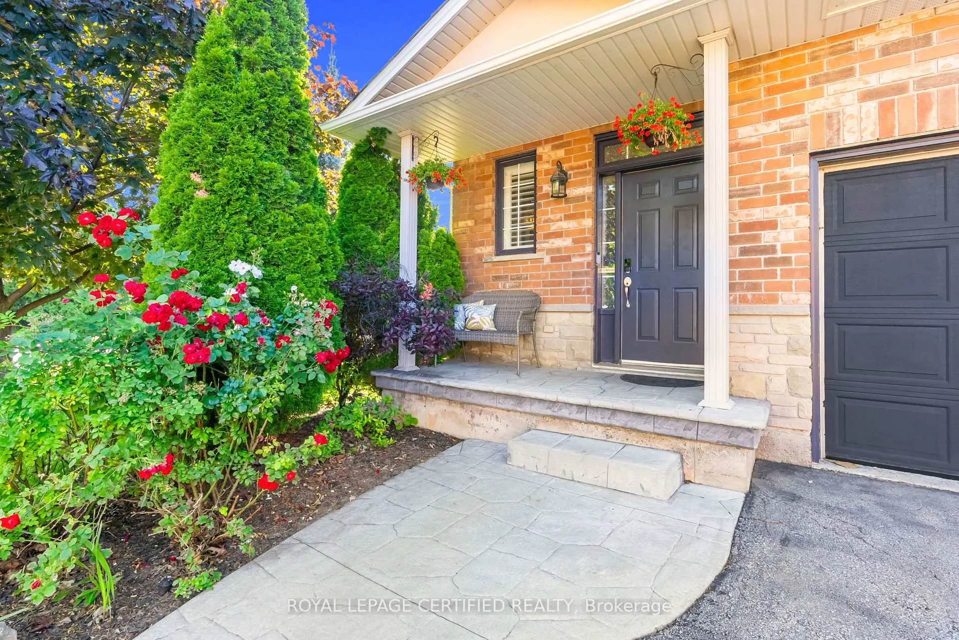 Photo 5 of 5279 Picketts Way, Burlington, Orchard — HOMEH