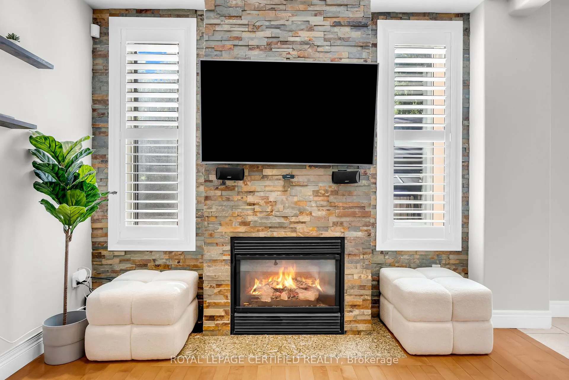 Photo 12 of 5279 Picketts Way, Burlington, Orchard — HOMEH