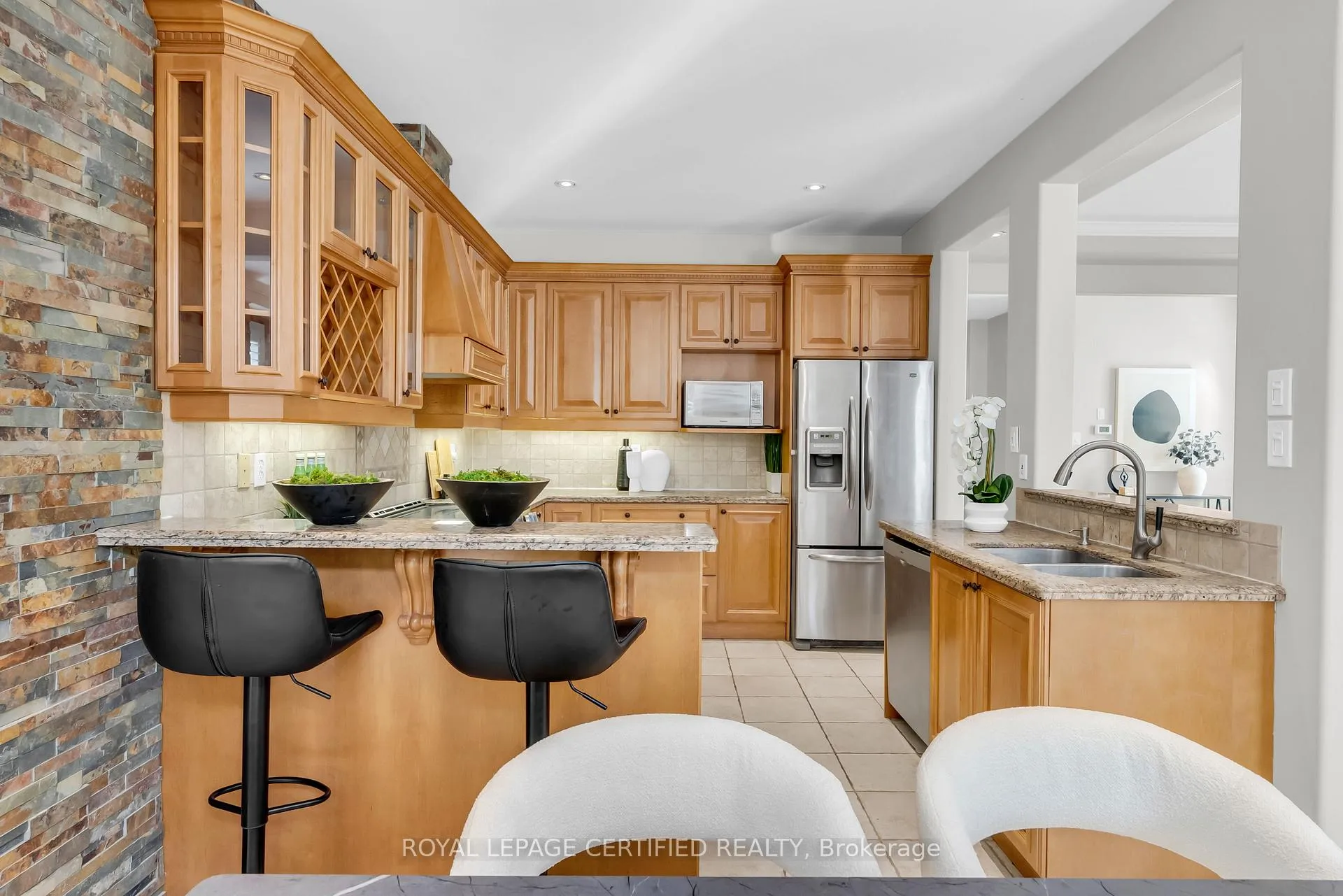 Photo 15 of 5279 Picketts Way, Burlington, Orchard — HOMEH