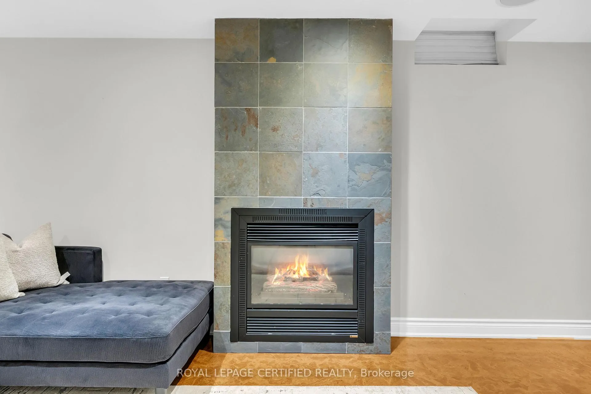 Photo 45 of 5279 Picketts Way, Burlington, Orchard — HOMEH