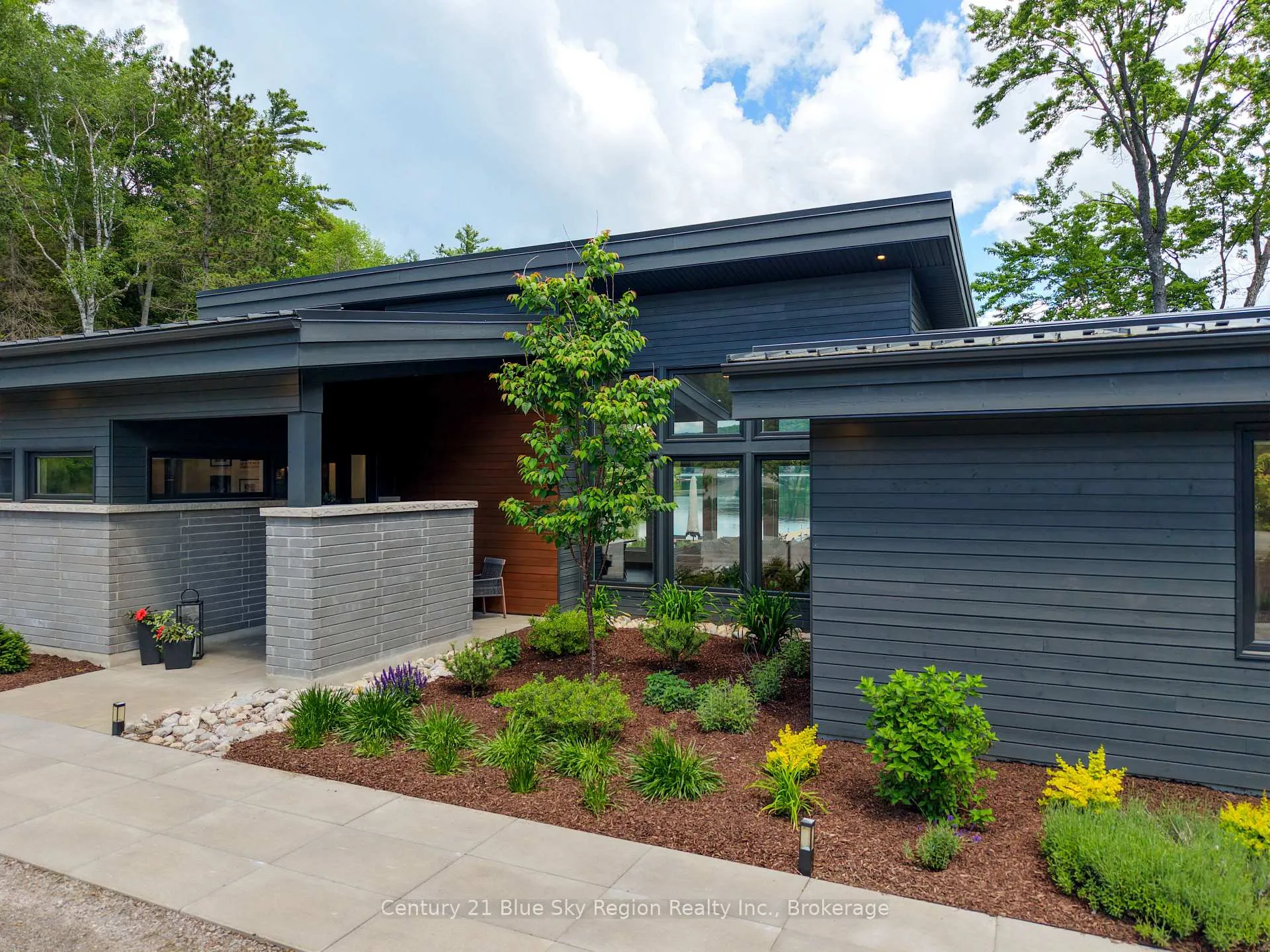 Photo 3 of 1000 Peninsula Road, North Bay, Birchaven — HOMEH