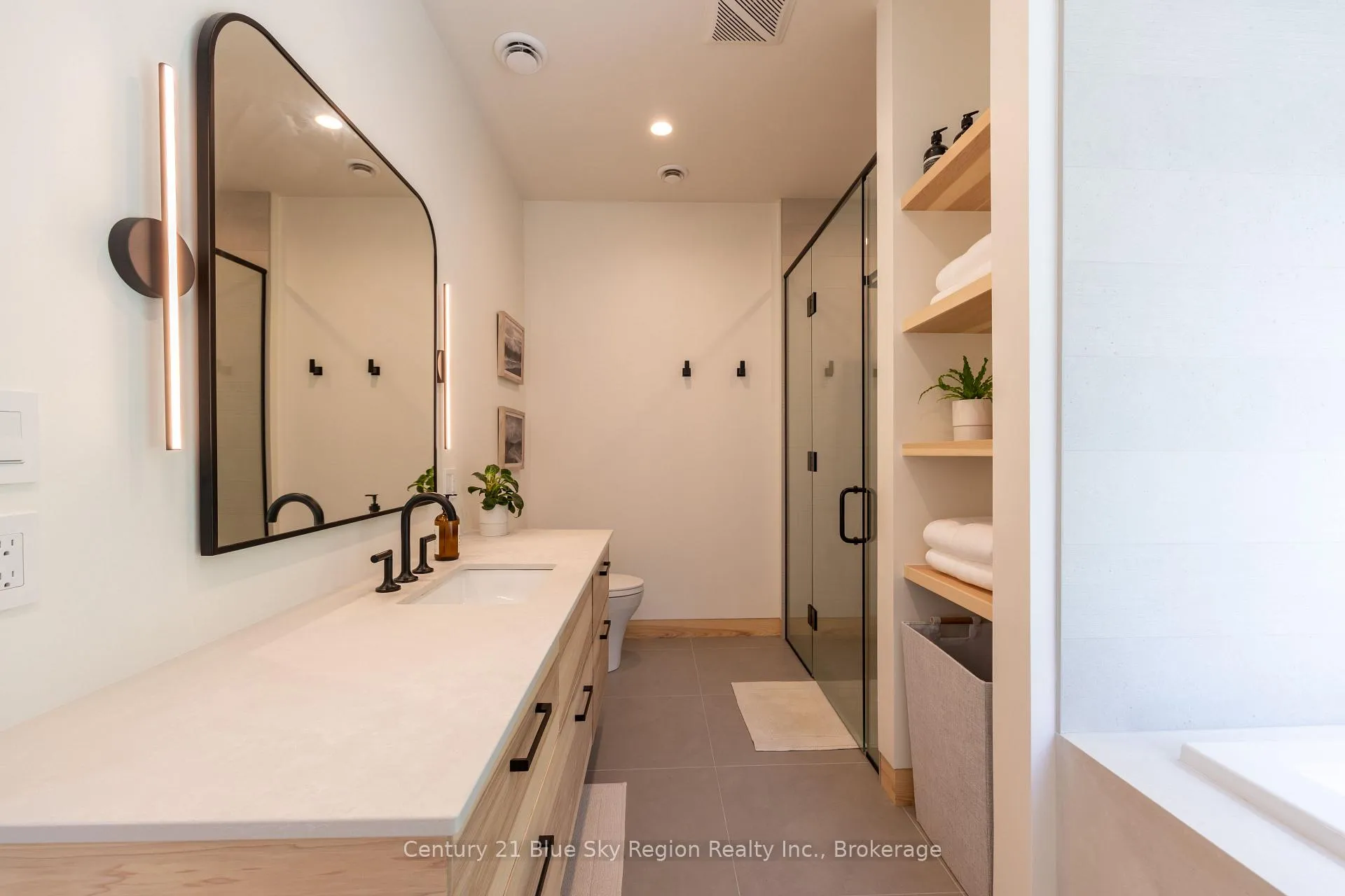 Photo 22 of 1000 Peninsula Road, North Bay, Birchaven — HOMEH