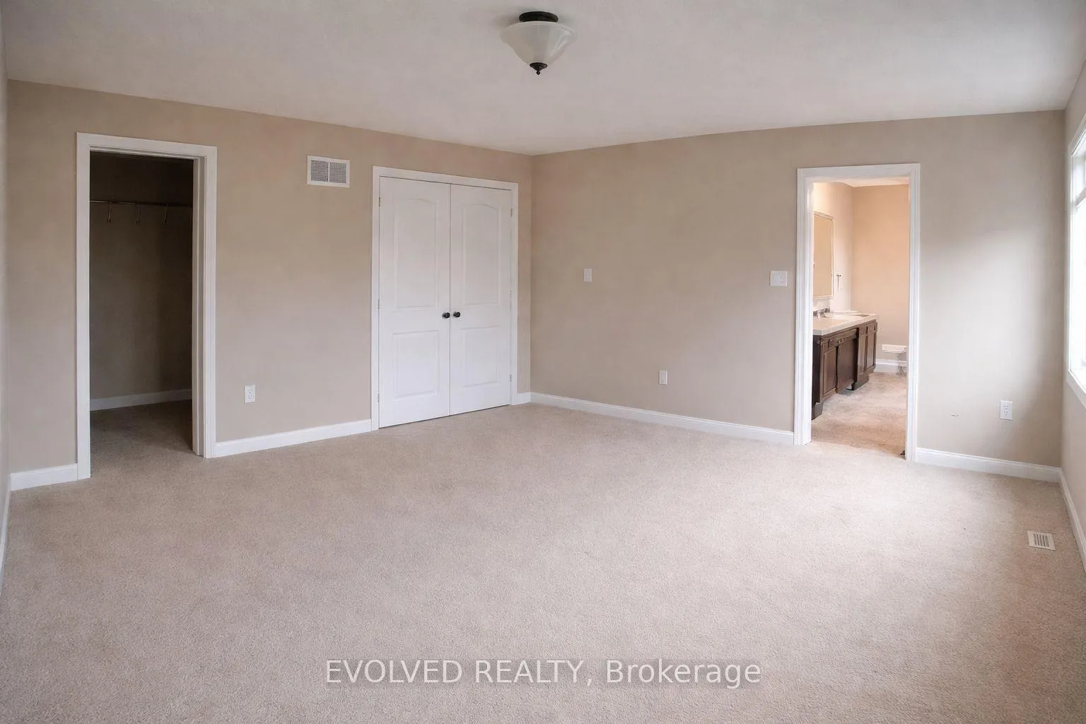 Photo 5 of 263 Kozlov Street, Barrie, West Bayfield — HOMEH