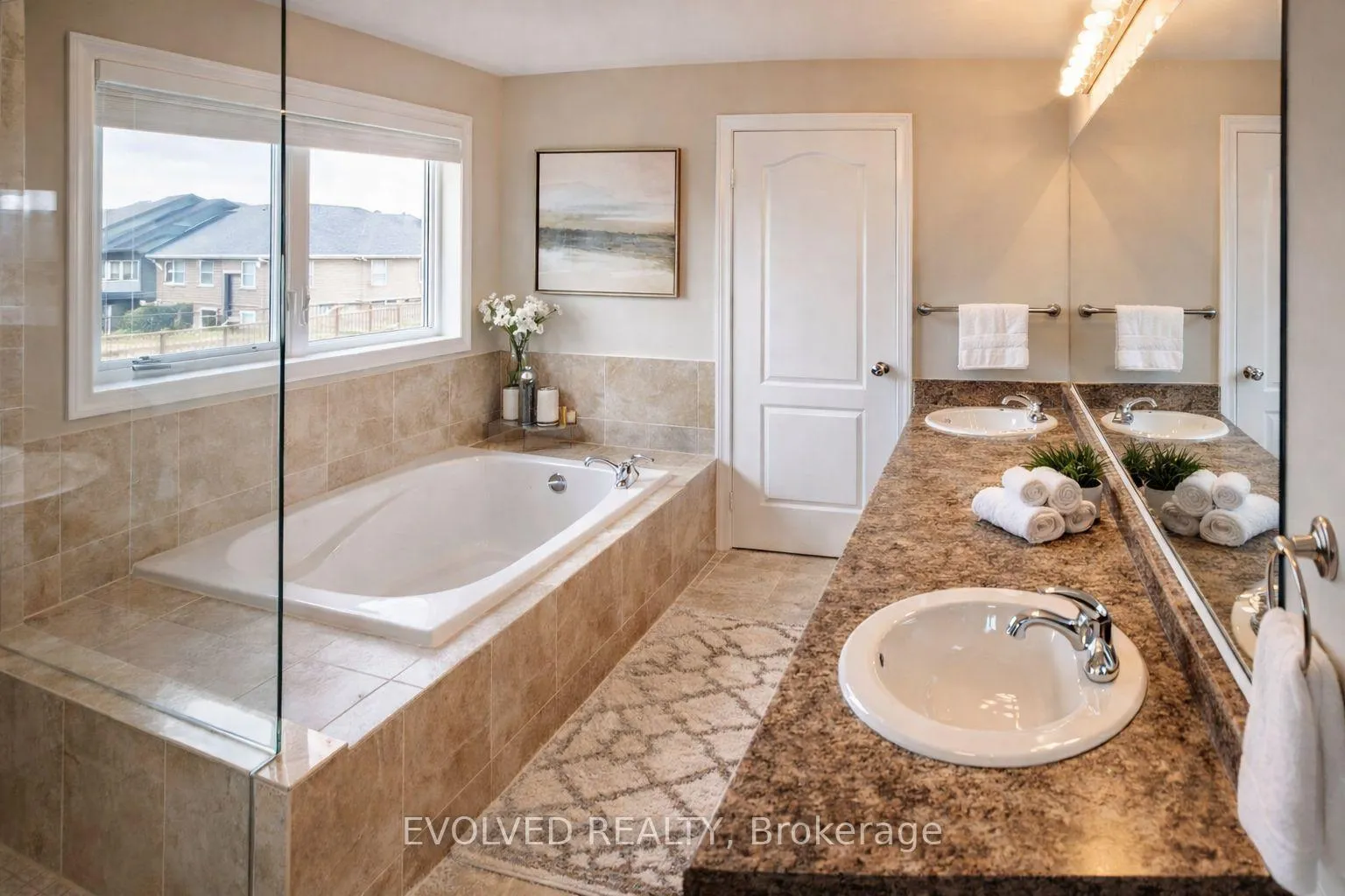 Photo 7 of 263 Kozlov Street, Barrie, West Bayfield — HOMEH