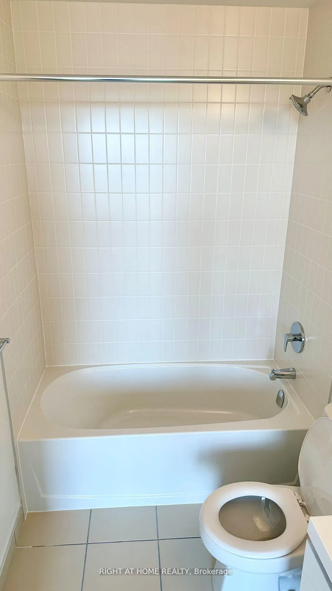 Photo 9 of Unit 2005, 38 Andre de Grasse Street, Markham, Unionville — HOMEH