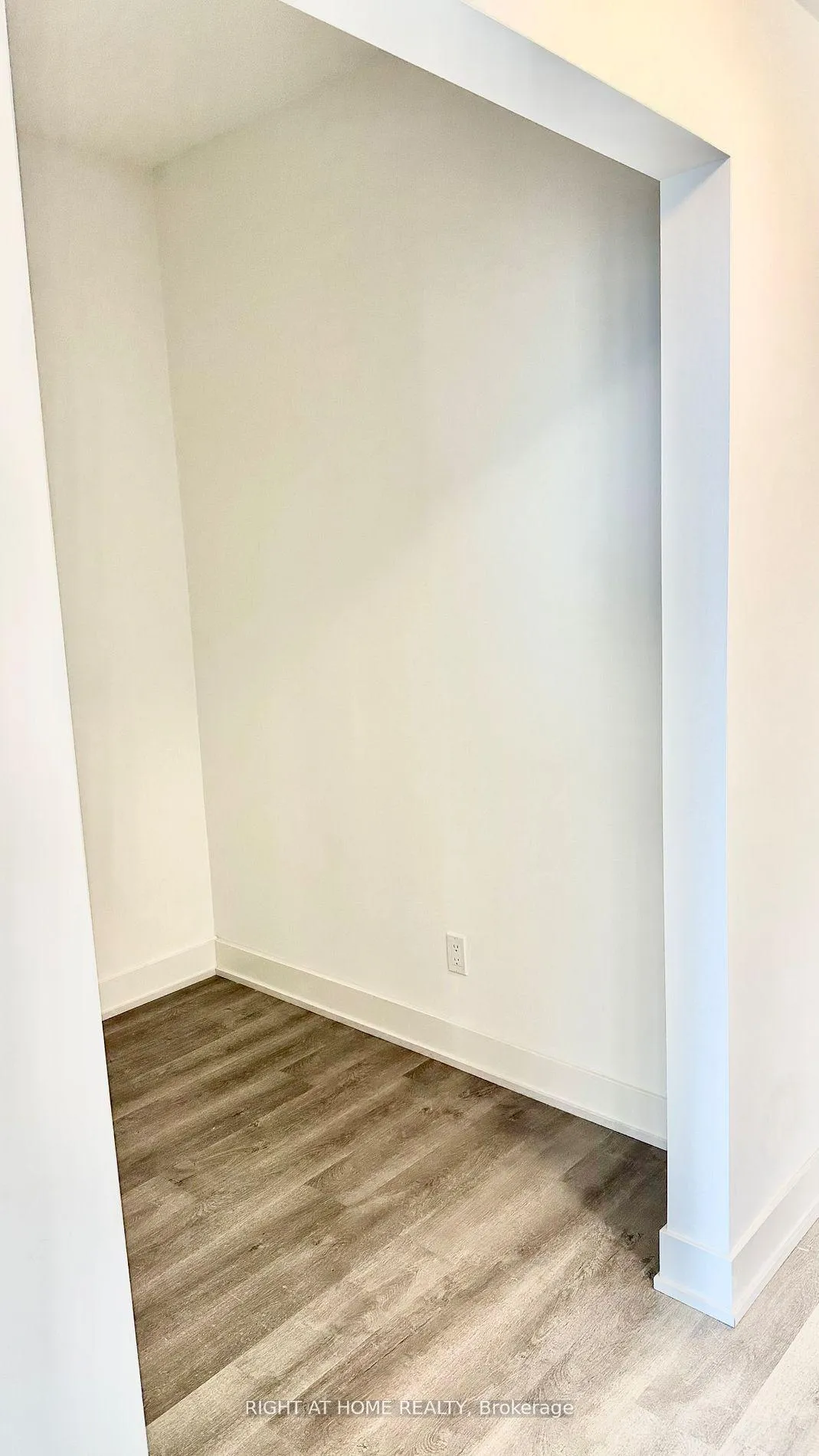 Photo 11 of Unit 2005, 38 Andre de Grasse Street, Markham, Unionville — HOMEH