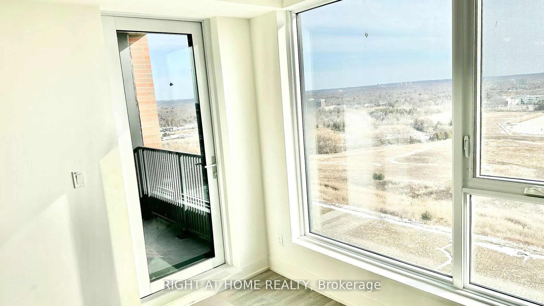 Photo 12 of Unit 2005, 38 Andre de Grasse Street, Markham, Unionville — HOMEH