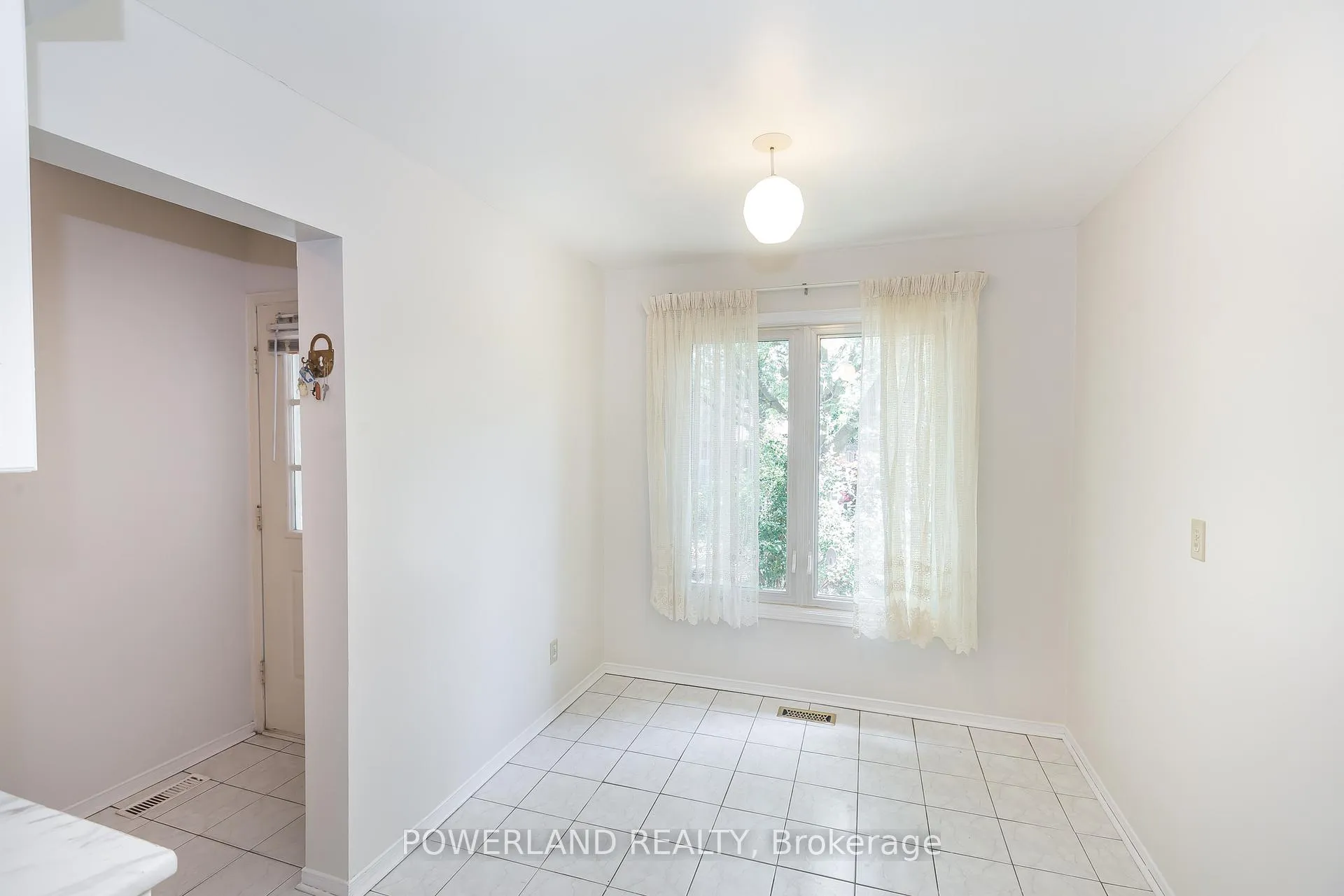 Photo 11 of 92 Nightstar Drive, Richmond Hill, Observatory — HOMEH