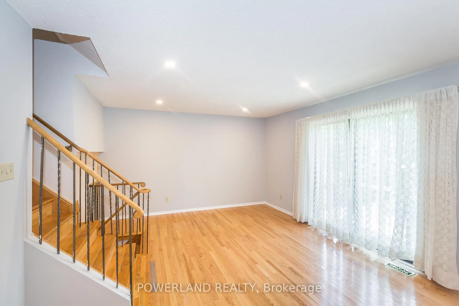 Photo 20 of 92 Nightstar Drive, Richmond Hill, Observatory — HOMEH