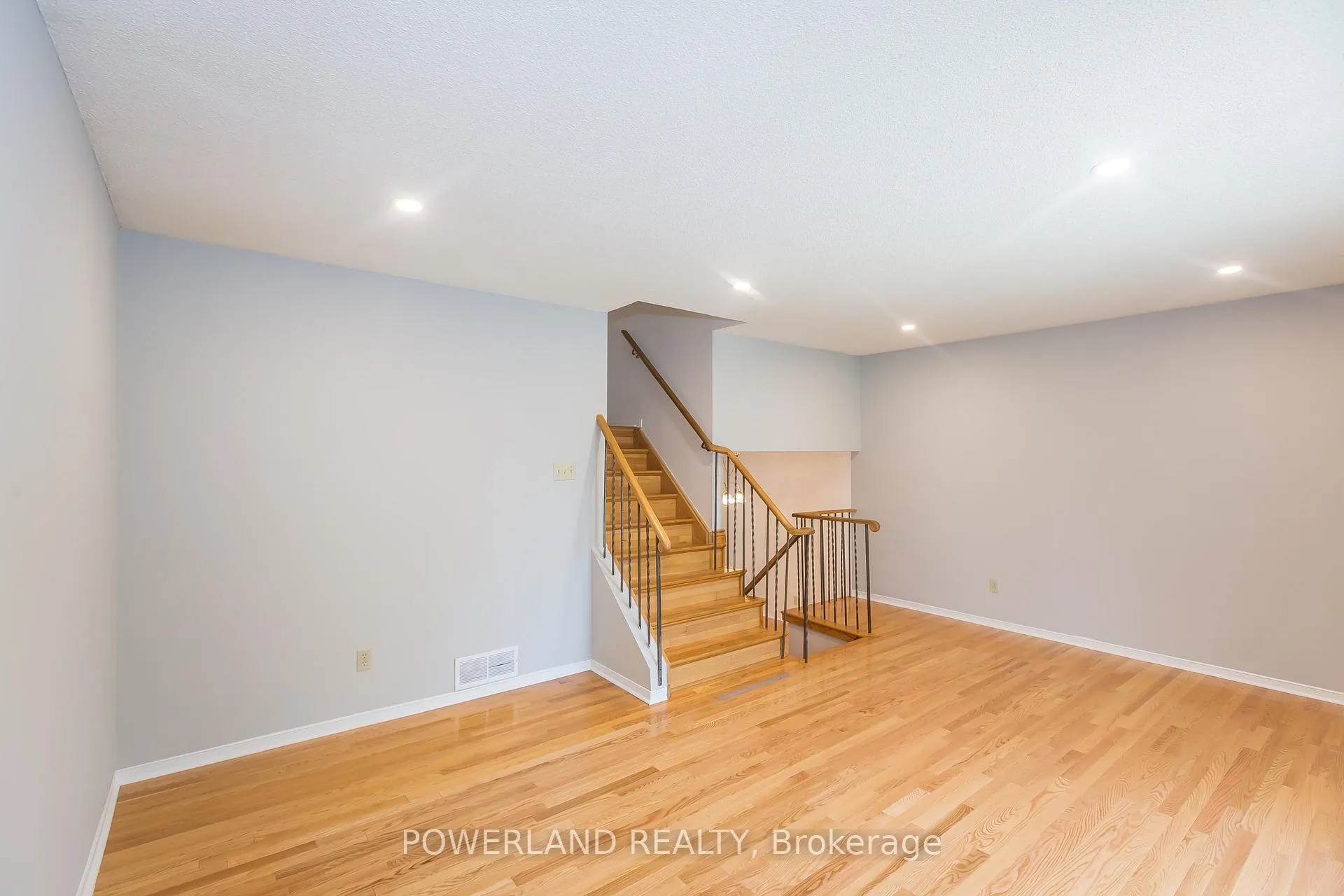 Photo 21 of 92 Nightstar Drive, Richmond Hill, Observatory — HOMEH