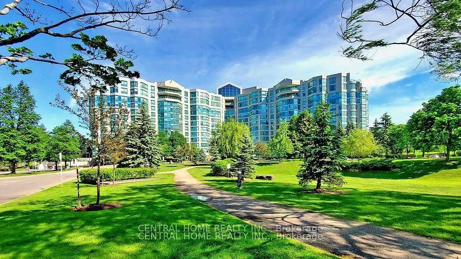 Front of Unit 502, 7825 Bayview Avenue