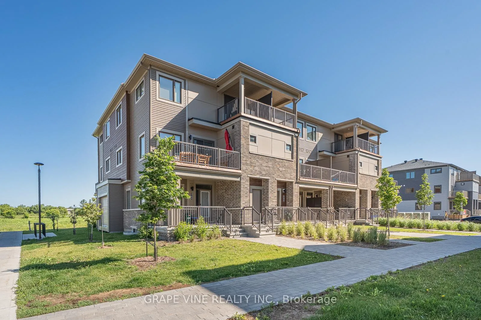 Photo 2 of 369 Olivenite Private, Ottawa, Barrhaven - Heritage Park — HOMEH