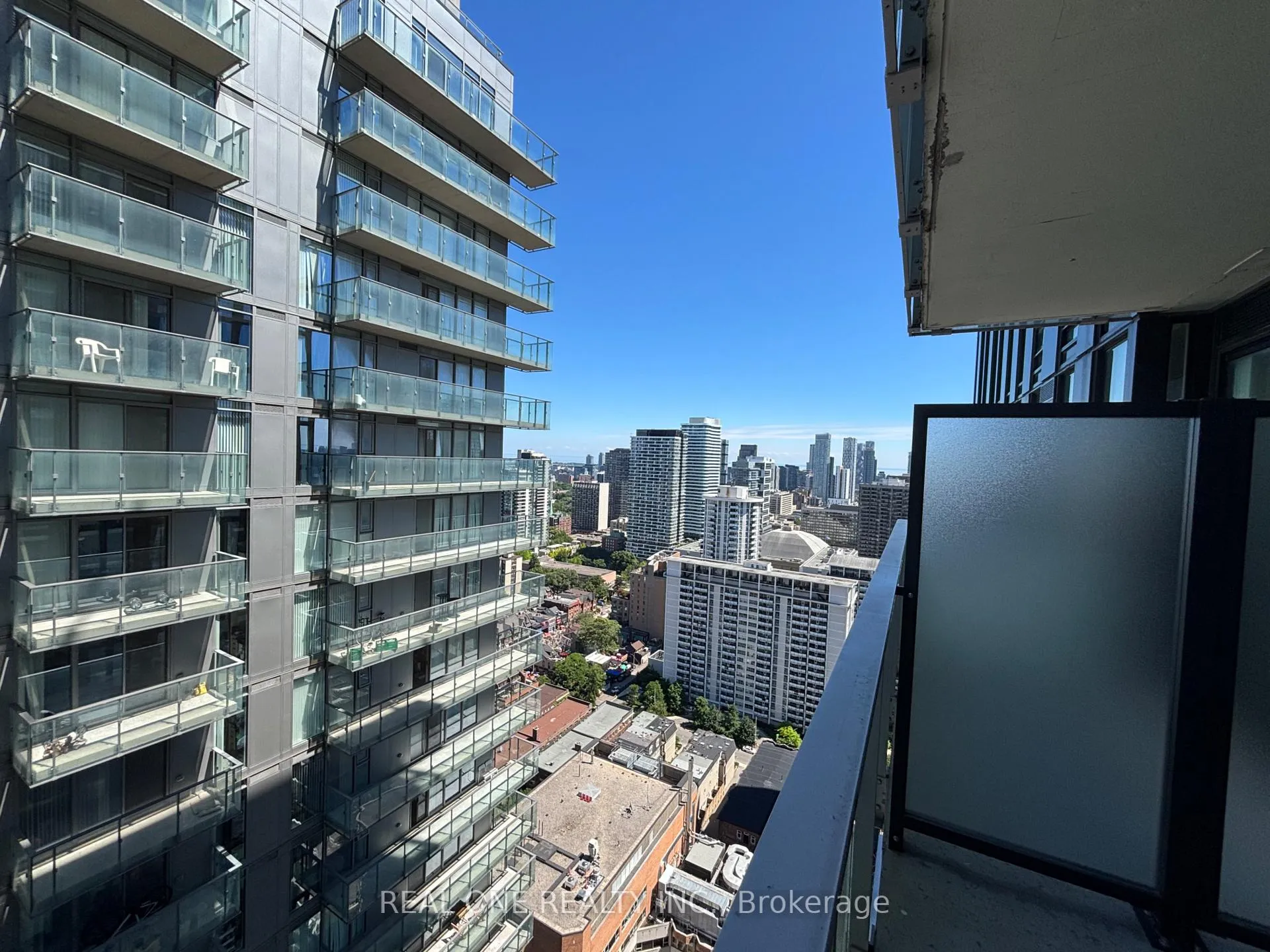 Photo 4 of Unit 3206, 28 Wellesley Street E, Toronto, Church-Yonge Corridor — HOMEH