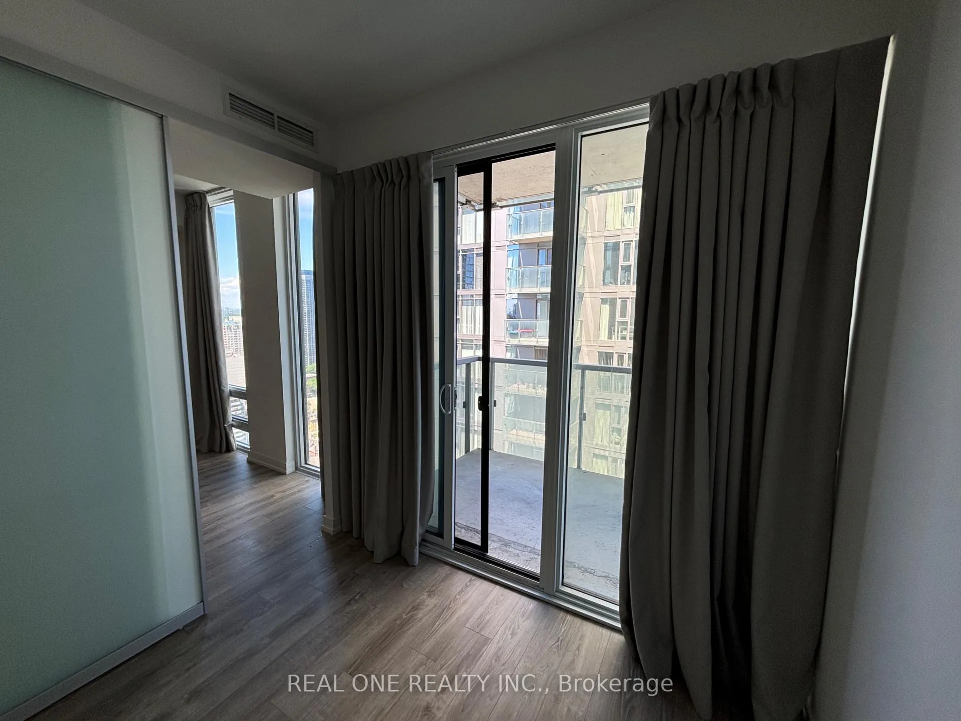 Photo 6 of Unit 3206, 28 Wellesley Street E, Toronto, Church-Yonge Corridor — HOMEH