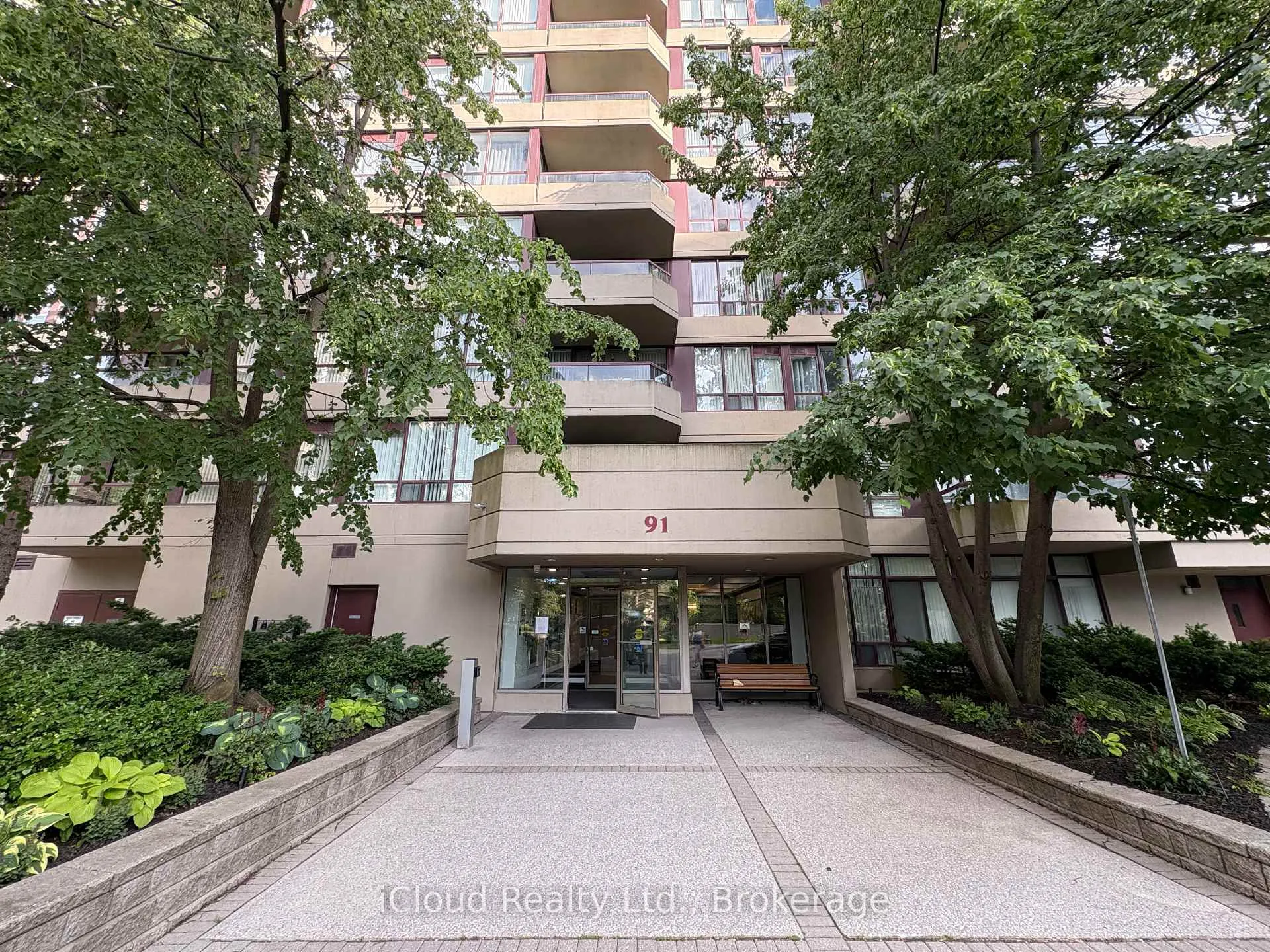Photo 3 of Unit 710, 91 Townsgate Drive, Vaughan, Crestwood-Springfarm-Yorkhill — HOMEH