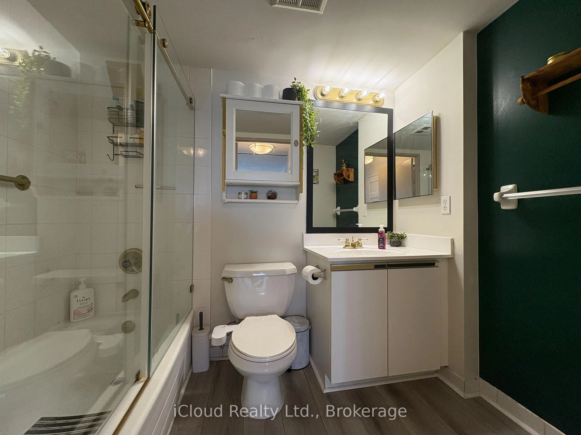 Photo 15 of Unit 710, 91 Townsgate Drive, Vaughan, Crestwood-Springfarm-Yorkhill — HOMEH