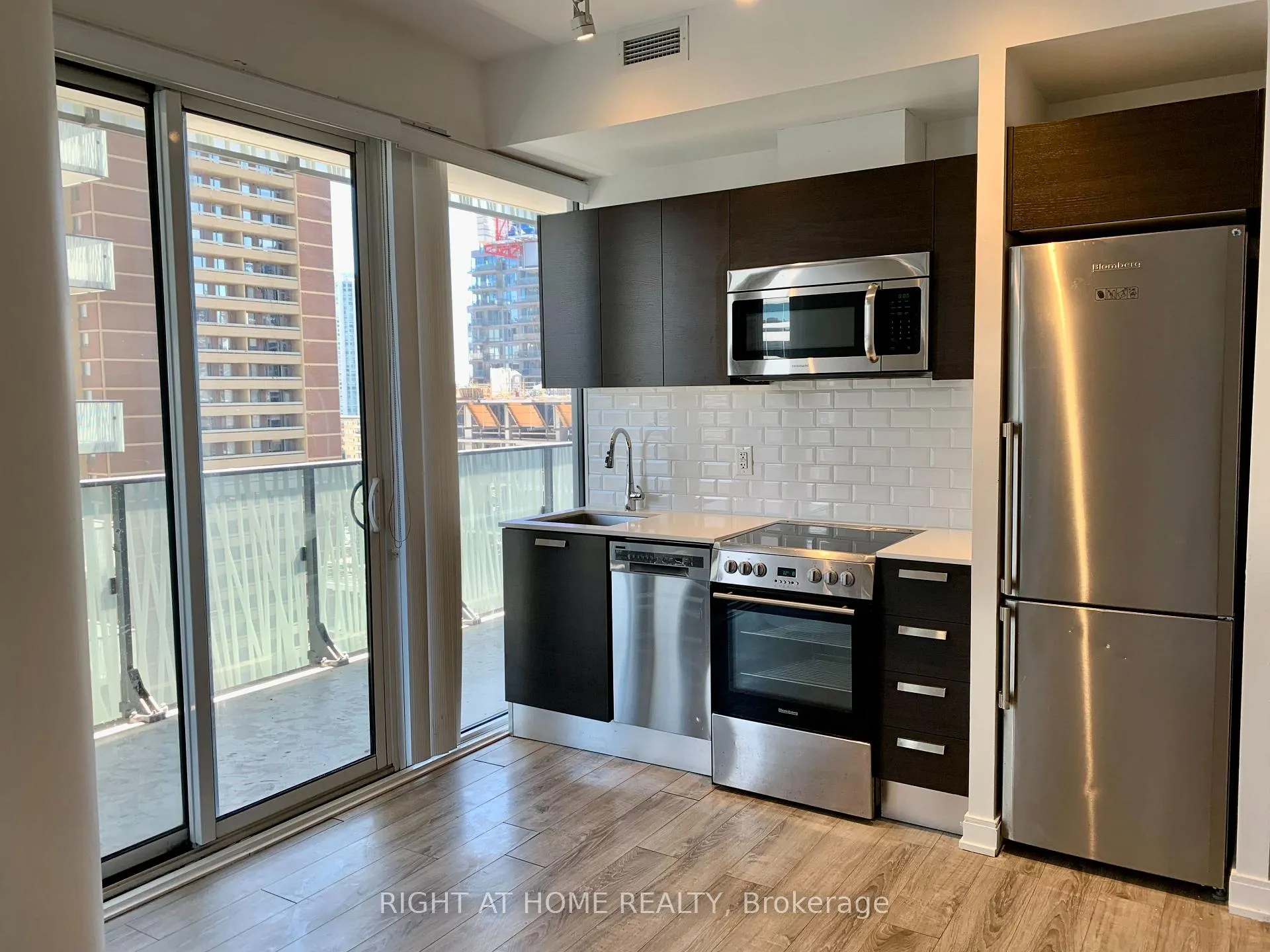 Photo 2 of Unit 1201, 42 Charles Street E, Toronto, Church-Yonge Corridor — HOMEH