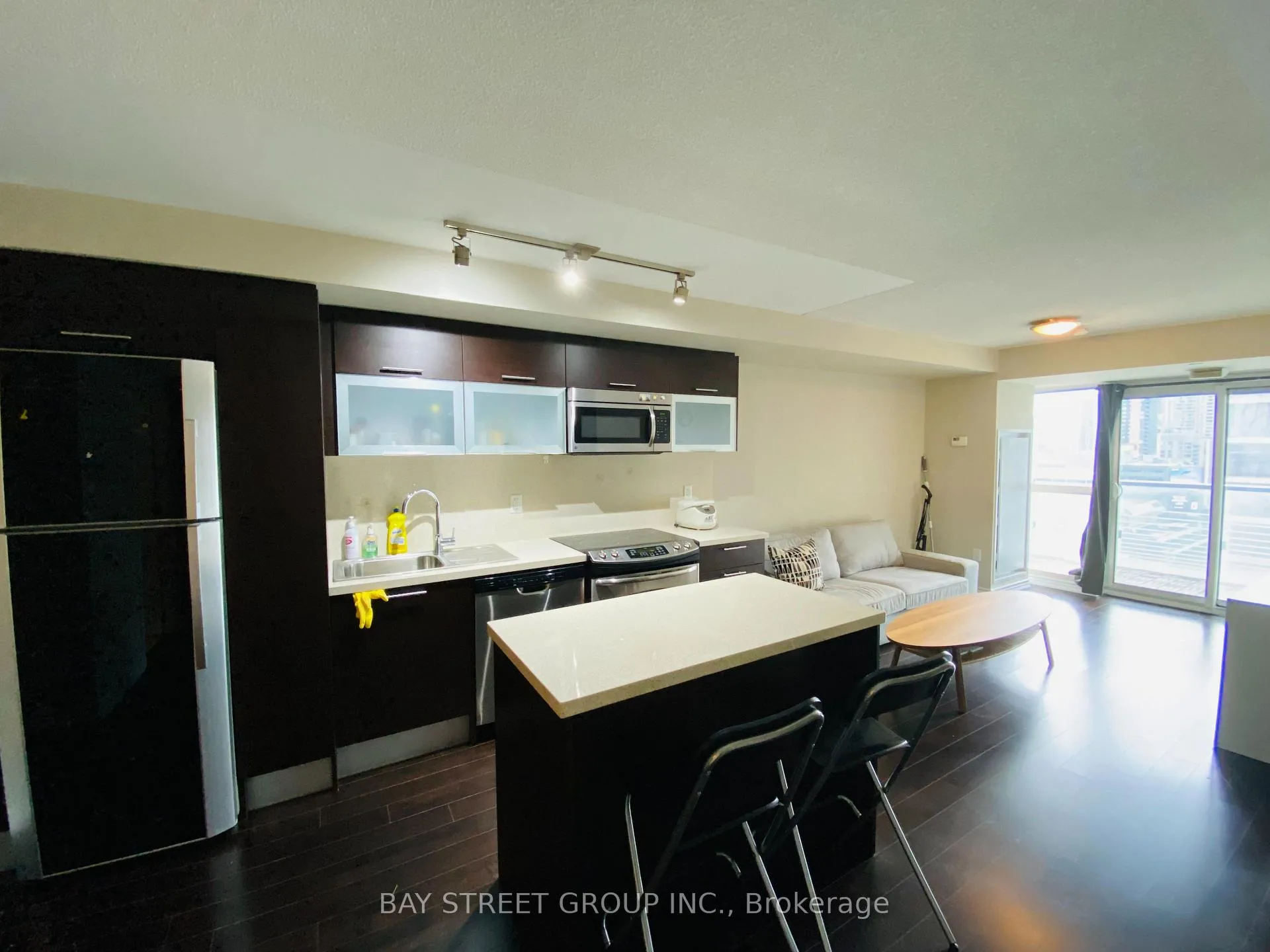 Photo 2 of Unit 1609, 386 Yonge Street, Toronto, Bay Street Corridor — HOMEH