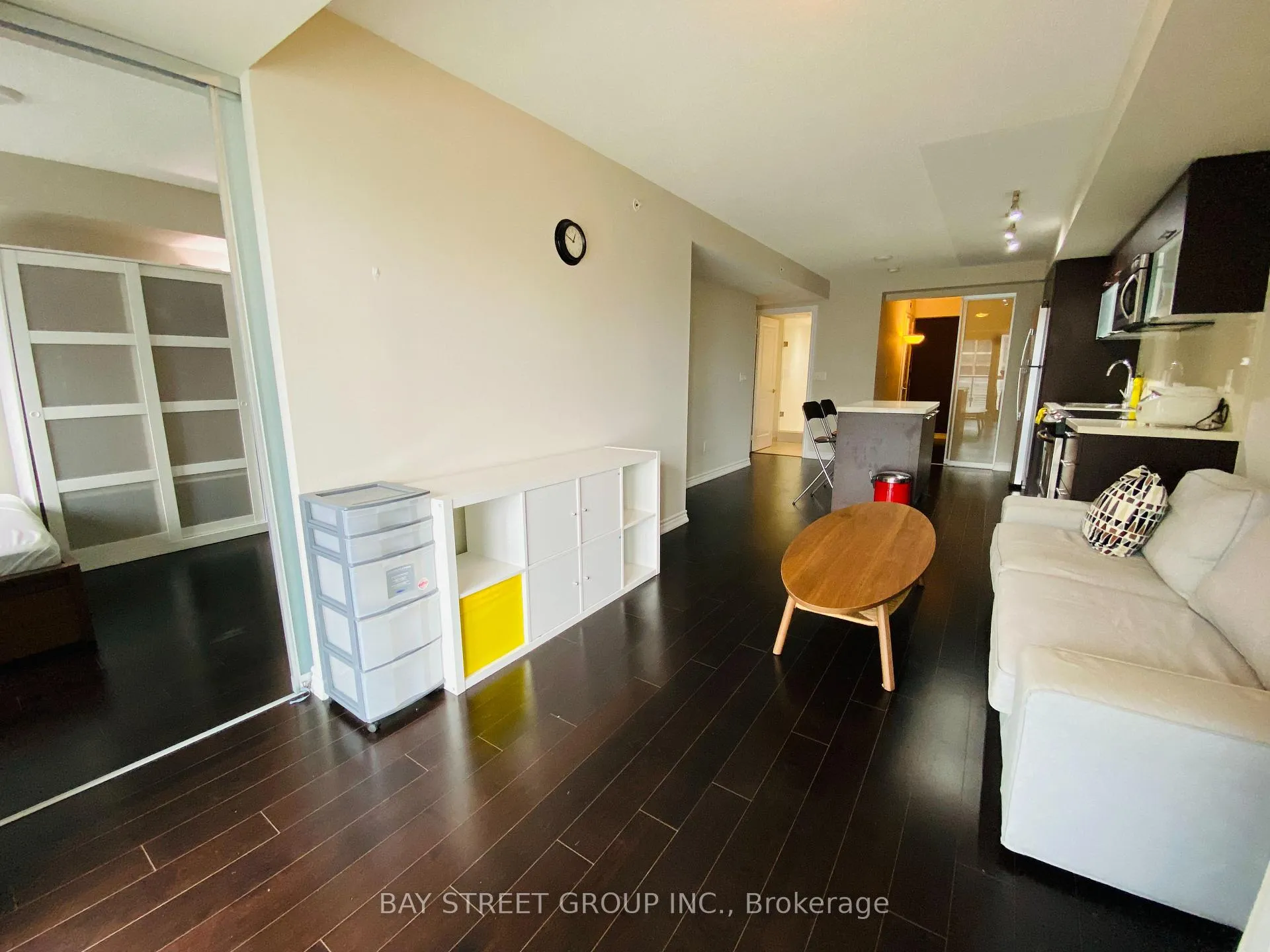 Photo 4 of Unit 1609, 386 Yonge Street, Toronto, Bay Street Corridor — HOMEH
