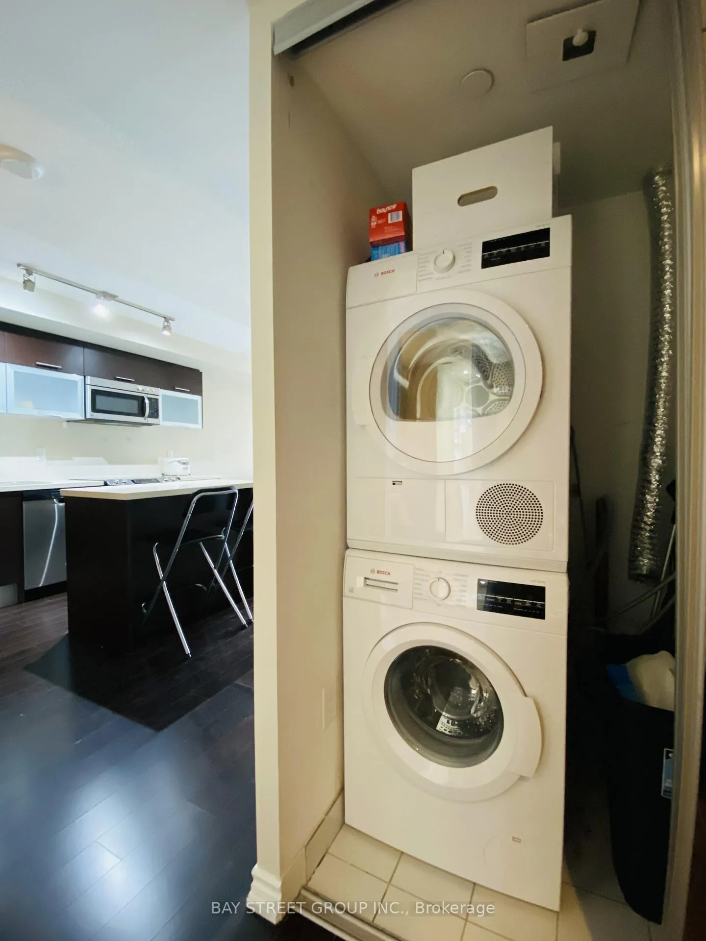 Photo 5 of Unit 1609, 386 Yonge Street, Toronto, Bay Street Corridor — HOMEH