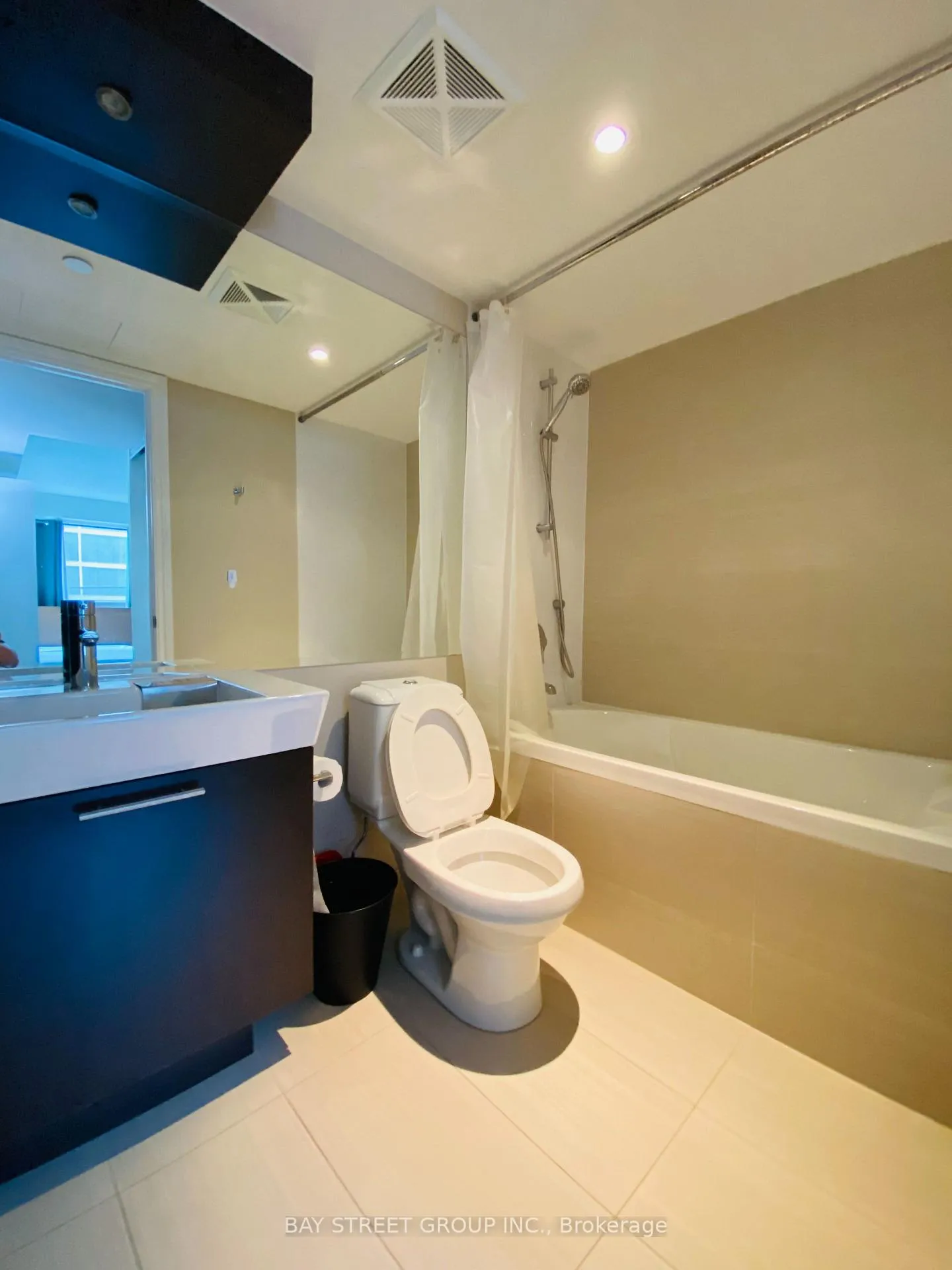 Photo 11 of Unit 1609, 386 Yonge Street, Toronto, Bay Street Corridor — HOMEH