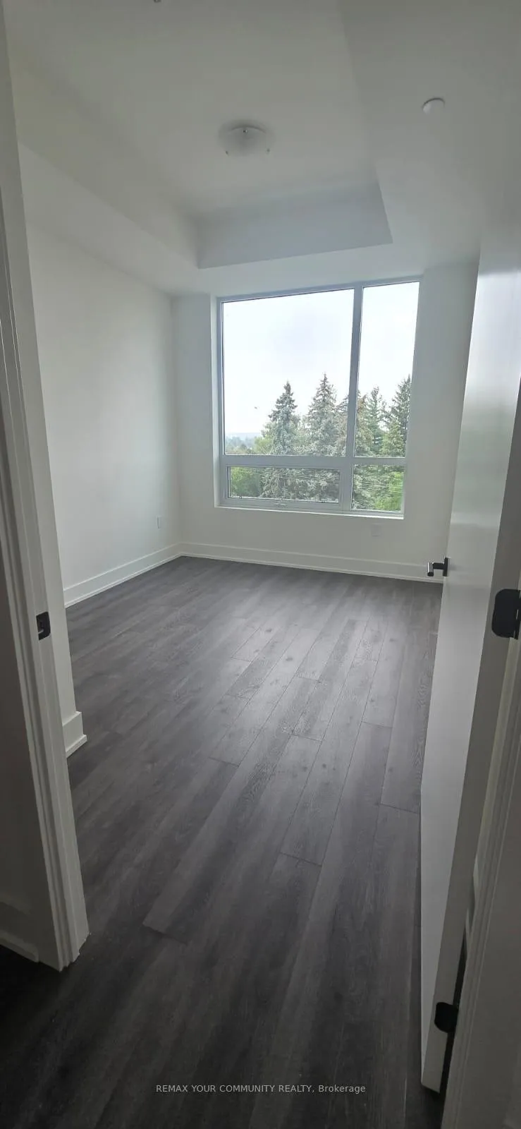 Photo 3 of Unit 527, 2075 King Road, King, King City — HOMEH