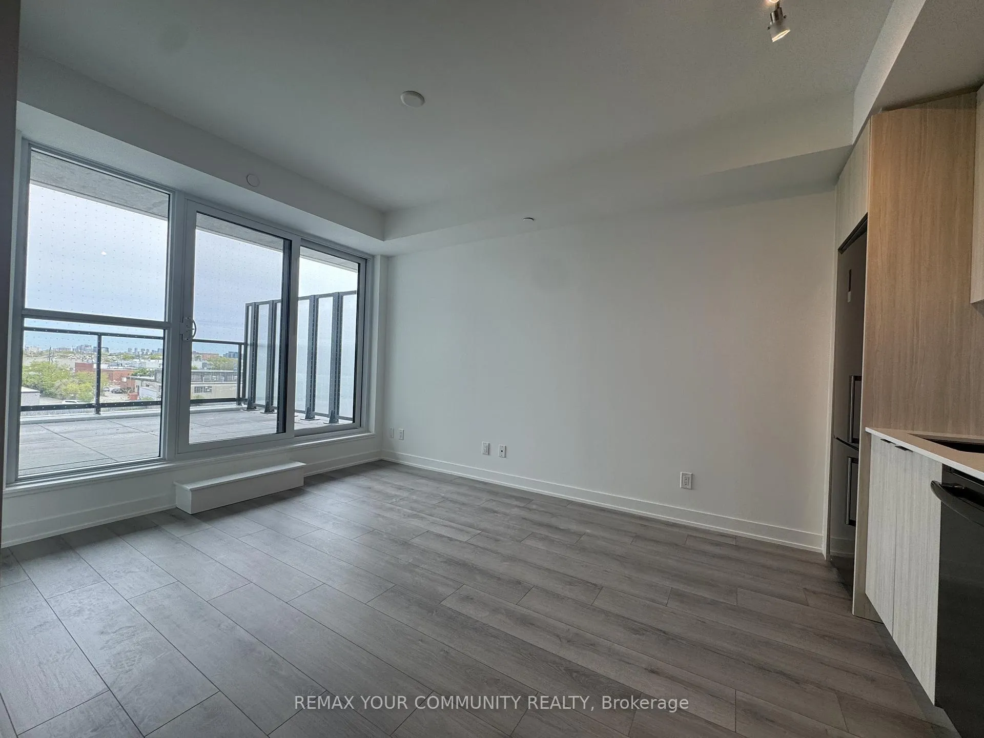 Photo 4 of Unit 429, 20 Deans Drive, Scarborough, Clairlea-Birchmount — HOMEH