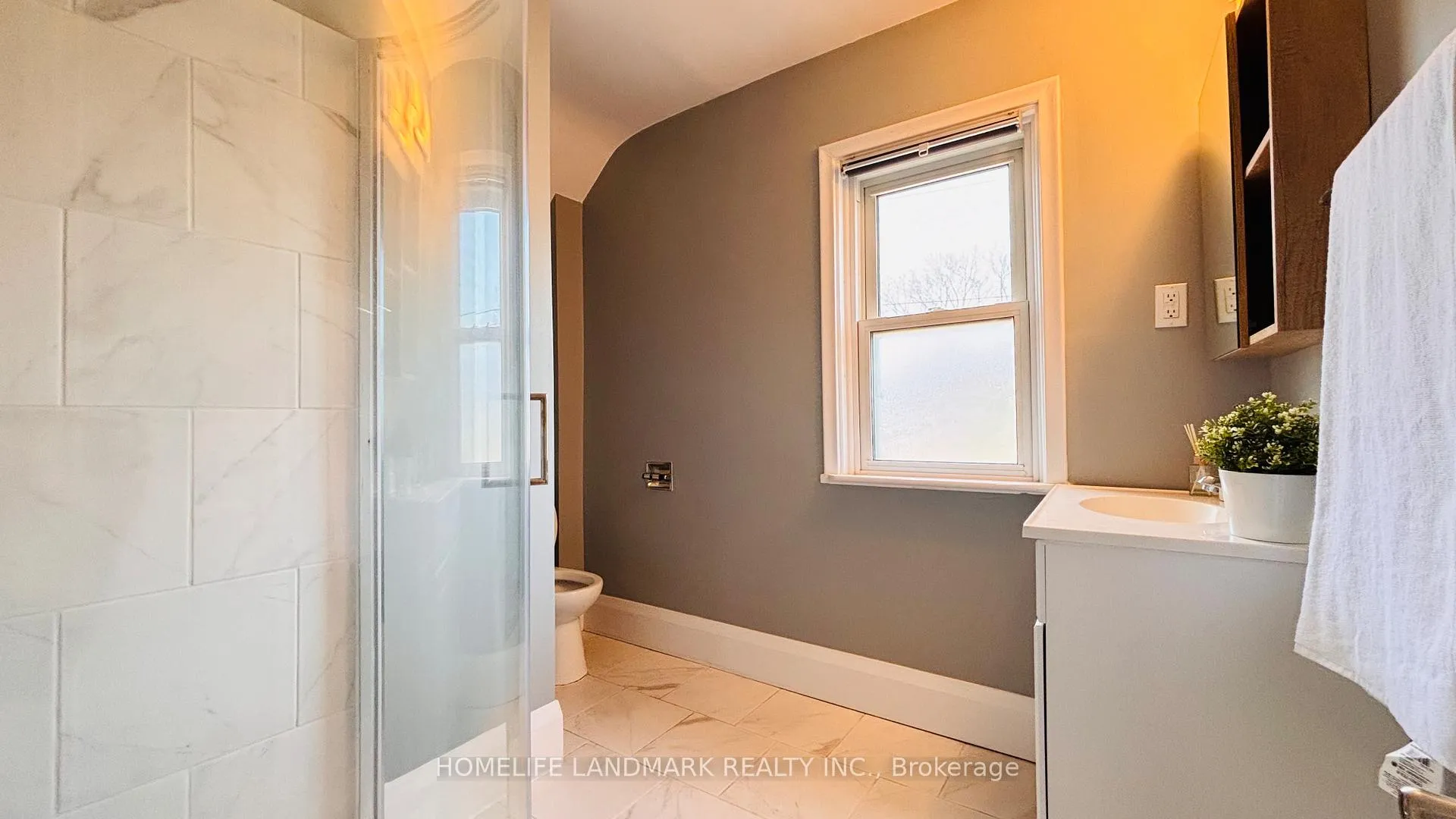Photo 19 of 138 Glasgow Street, Kitchener, KW Hospital — HOMEH