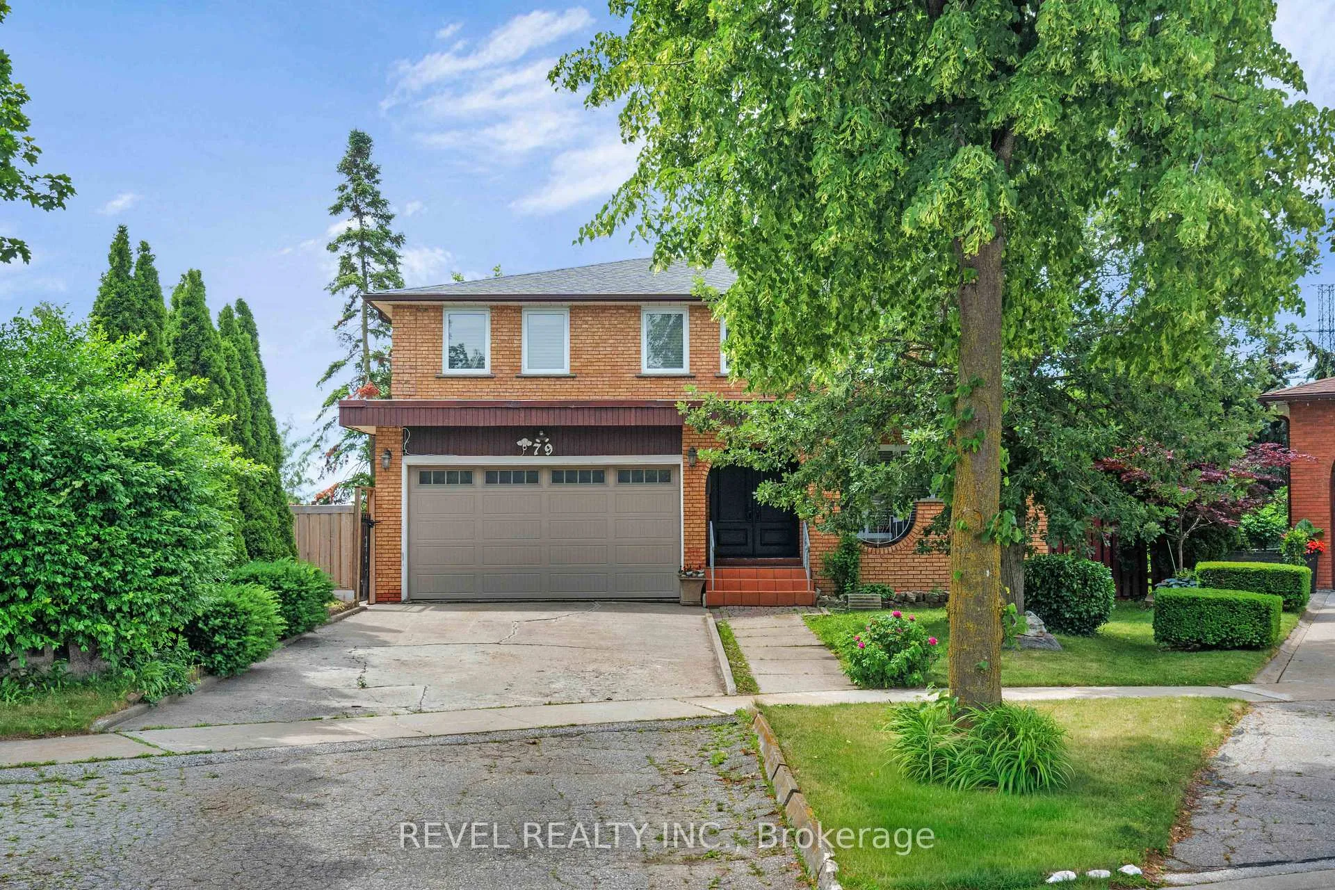 Photo 2 of 79 Arran Crescent, Vaughan, West Woodbridge — HOMEH