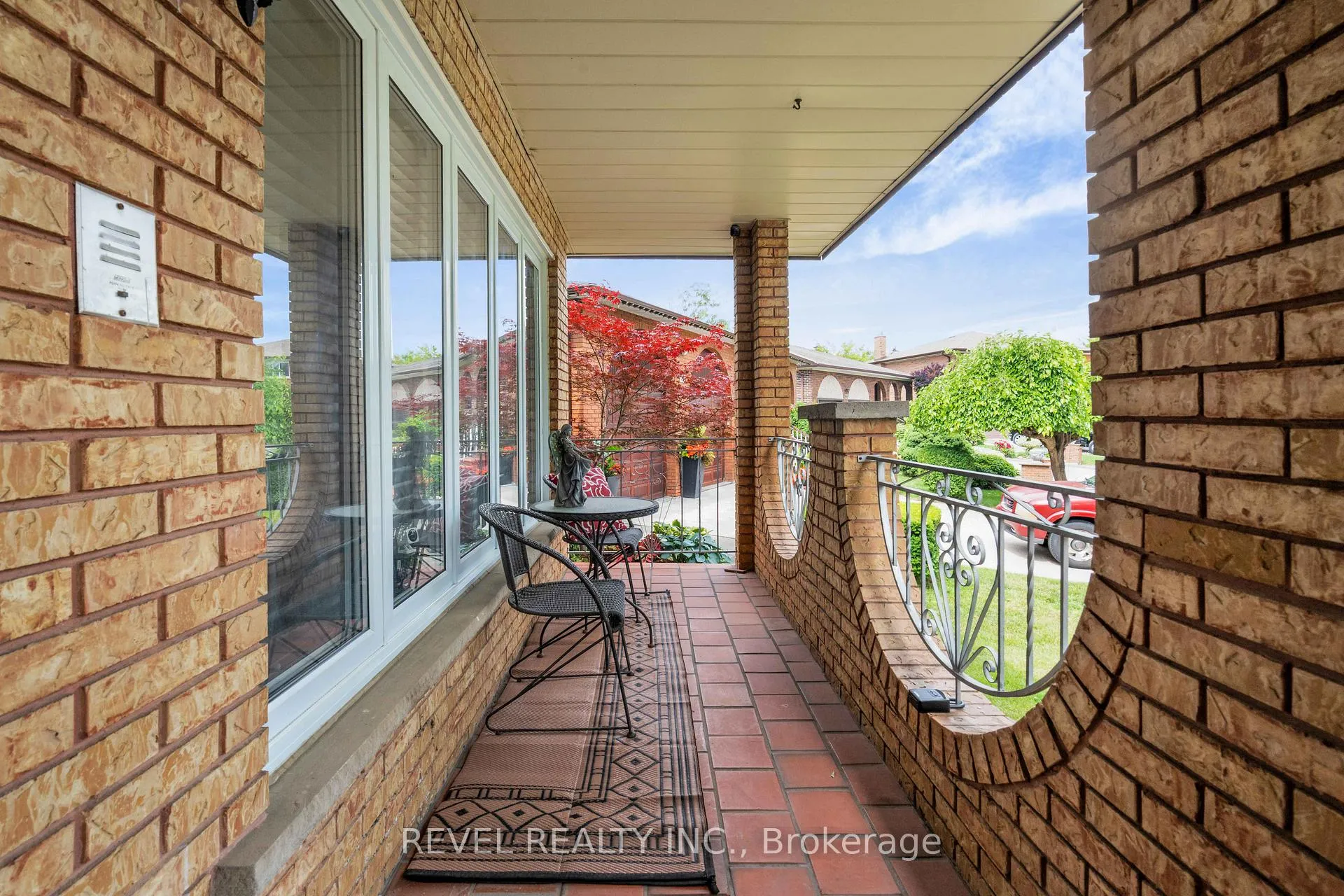 Photo 3 of 79 Arran Crescent, Vaughan, West Woodbridge — HOMEH
