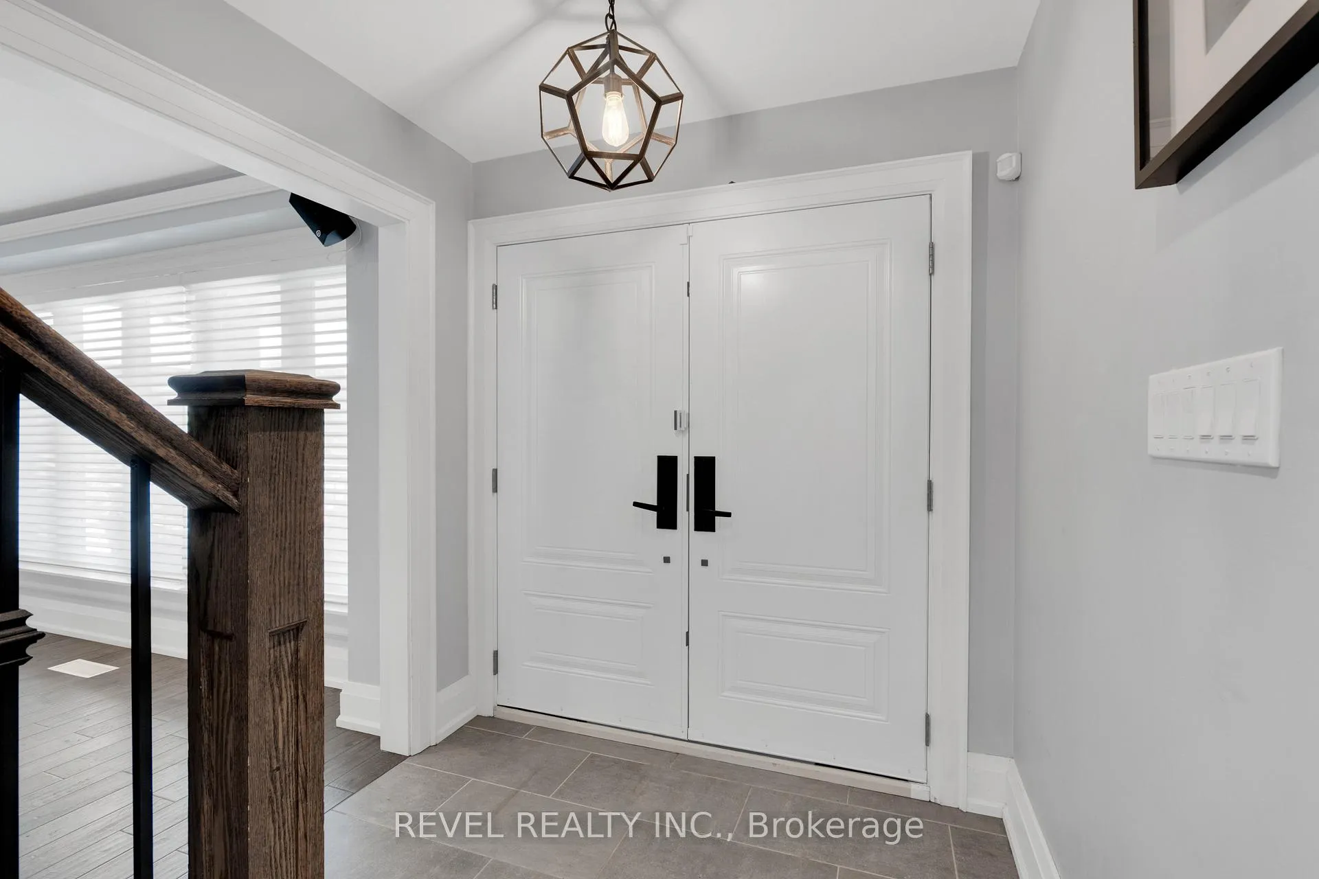 Photo 5 of 79 Arran Crescent, Vaughan, West Woodbridge — HOMEH