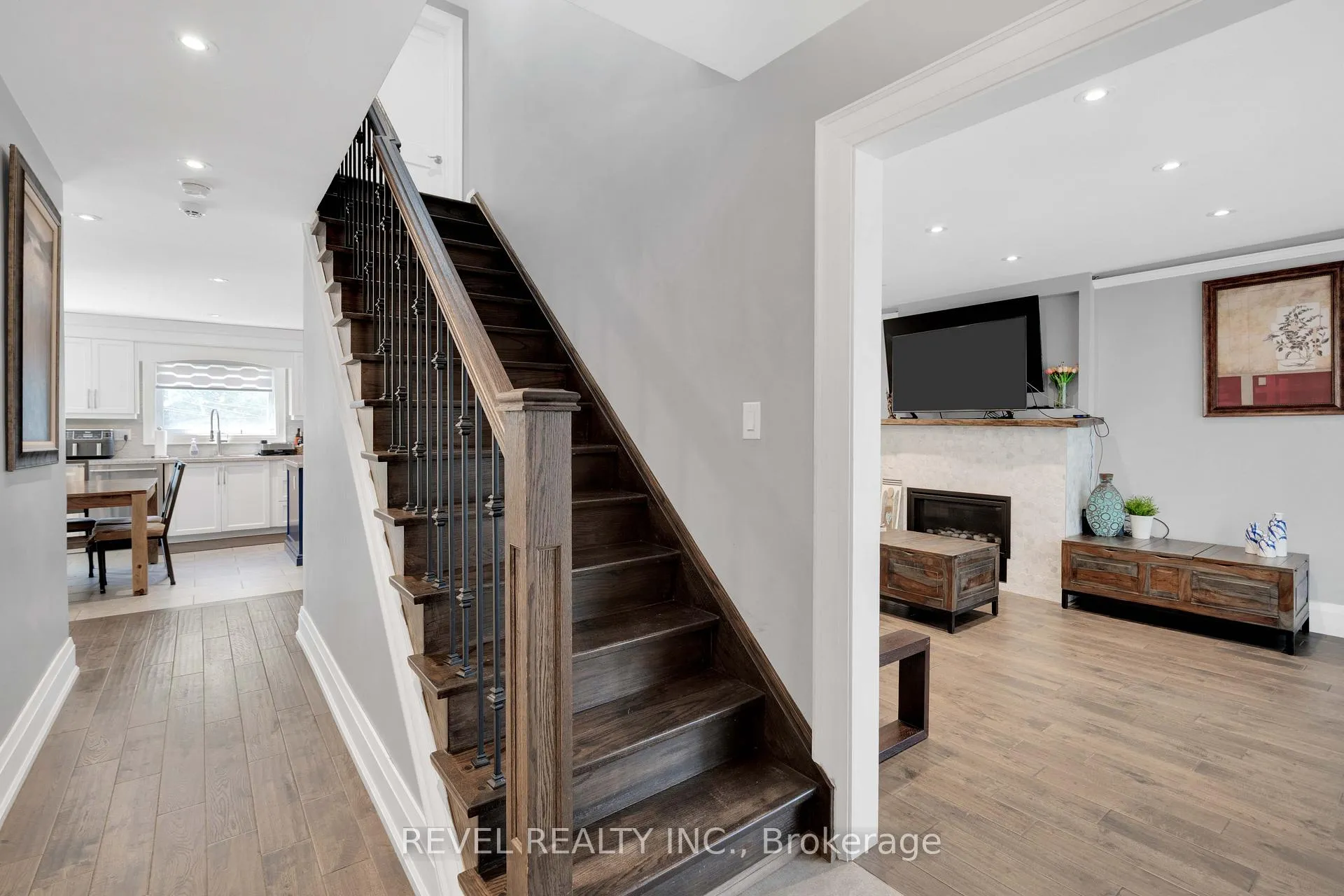 Photo 16 of 79 Arran Crescent, Vaughan, West Woodbridge — HOMEH