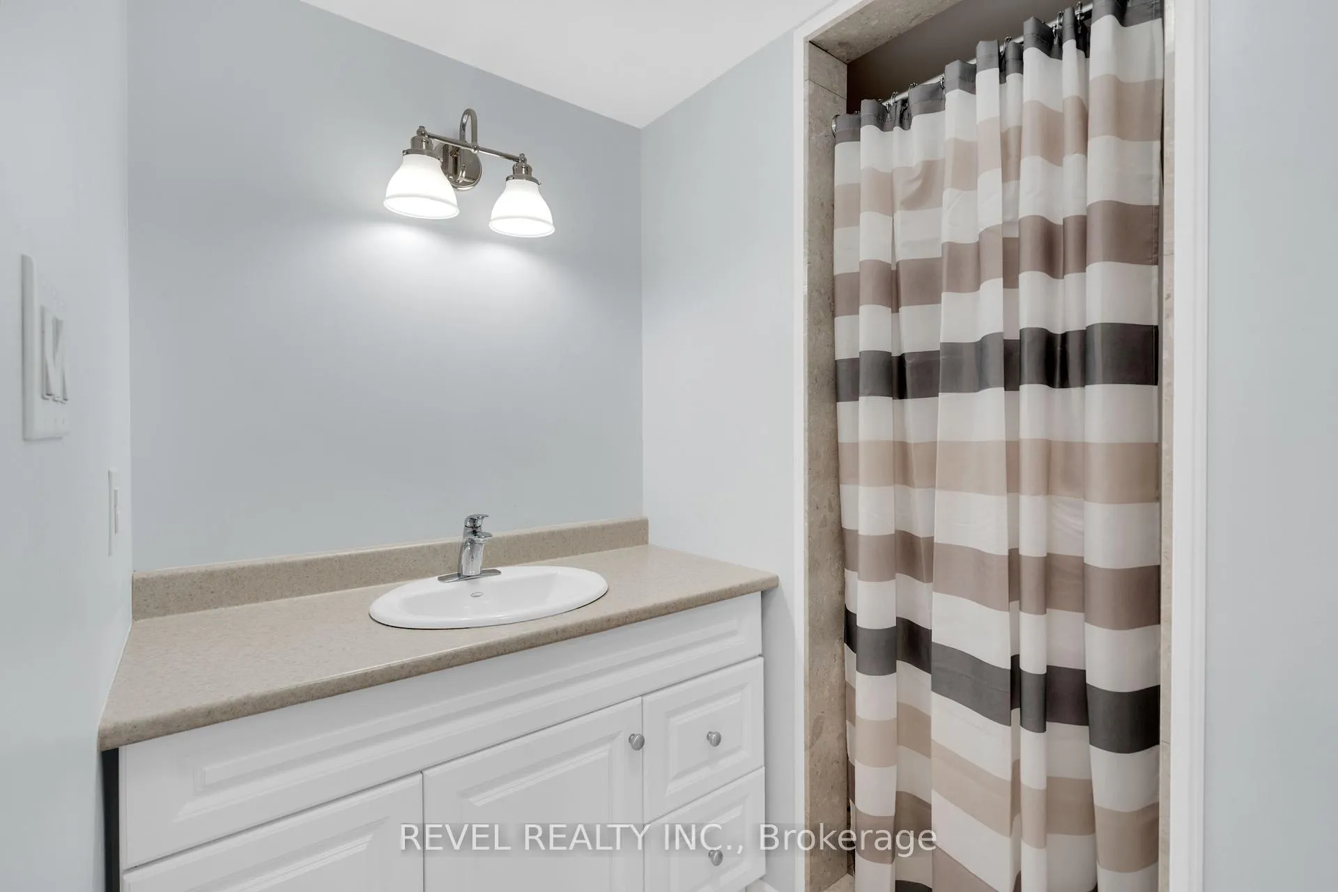 Photo 32 of 79 Arran Crescent, Vaughan, West Woodbridge — HOMEH