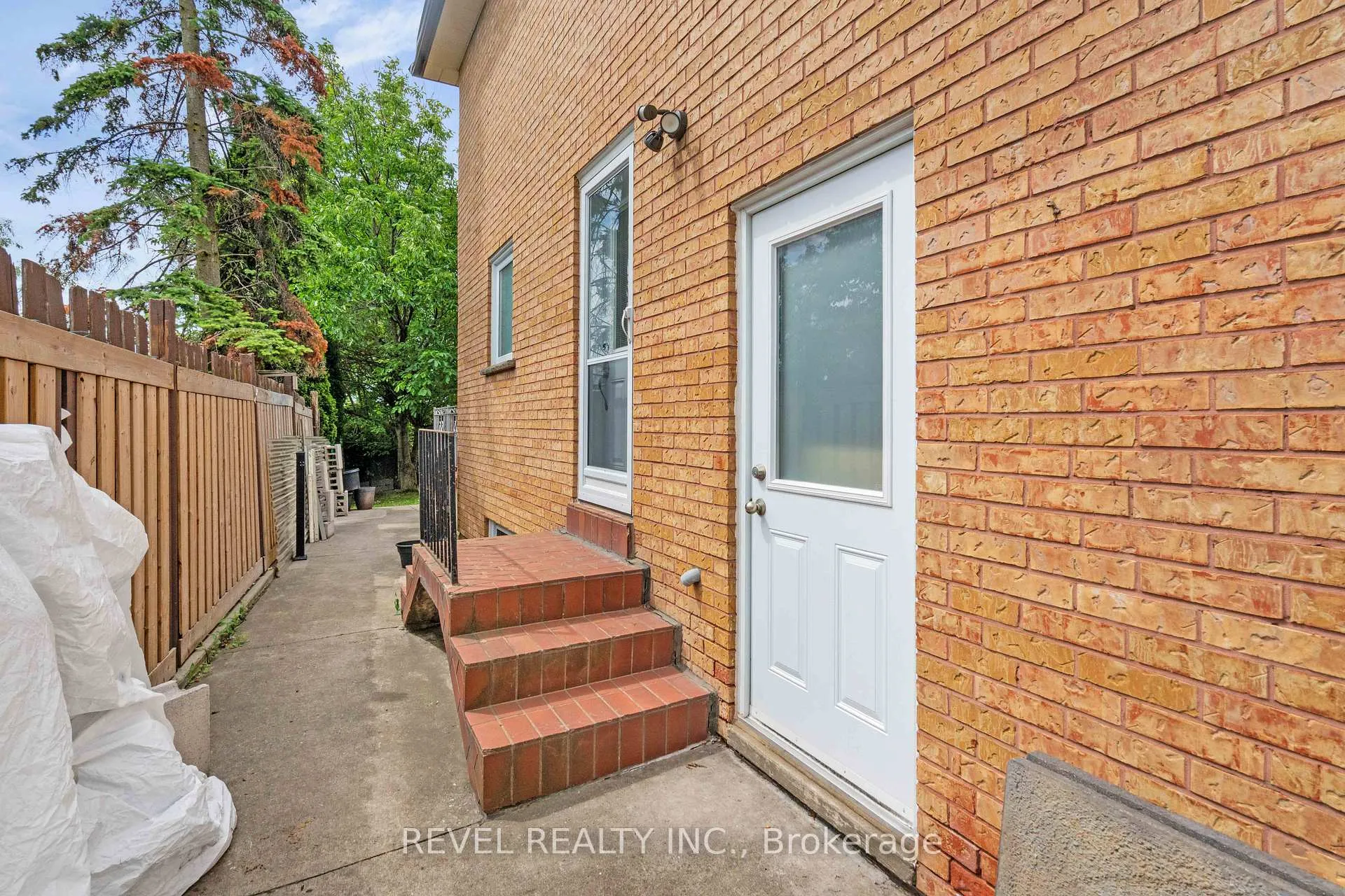 Photo 33 of 79 Arran Crescent, Vaughan, West Woodbridge — HOMEH