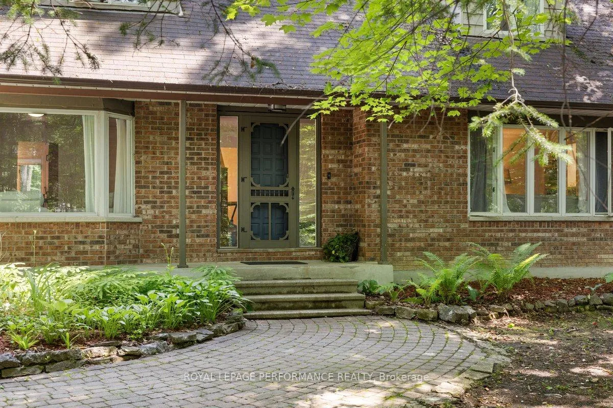 Photo 2 of 1250 Royal Maple Drive, Ottawa, Cumberland Ridge — HOMEH