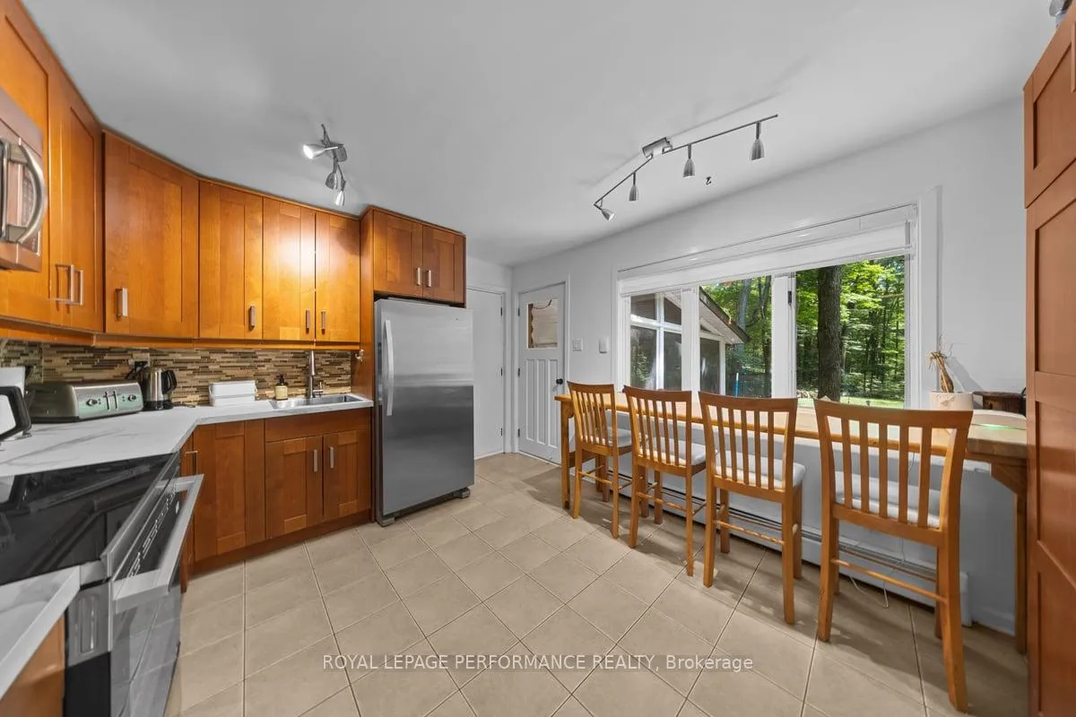 Photo 11 of 1250 Royal Maple Drive, Ottawa, Cumberland Ridge — HOMEH