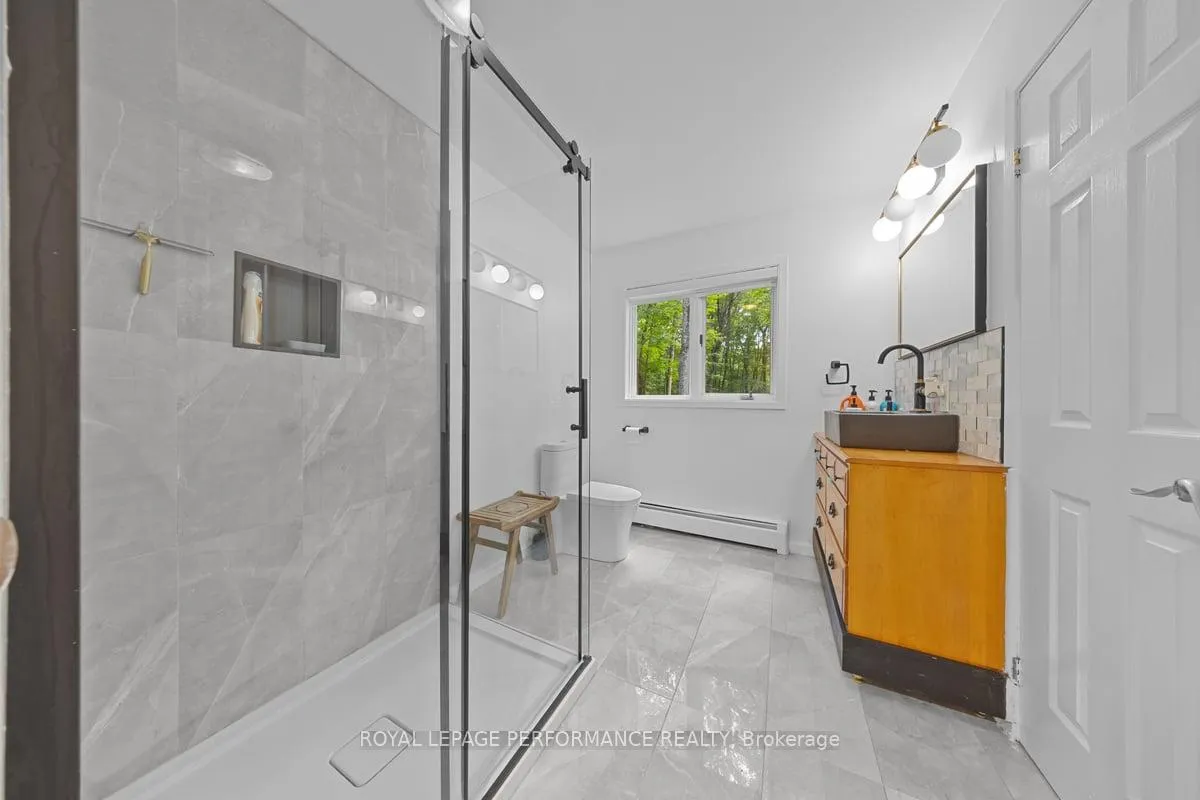 Photo 15 of 1250 Royal Maple Drive, Ottawa, Cumberland Ridge — HOMEH